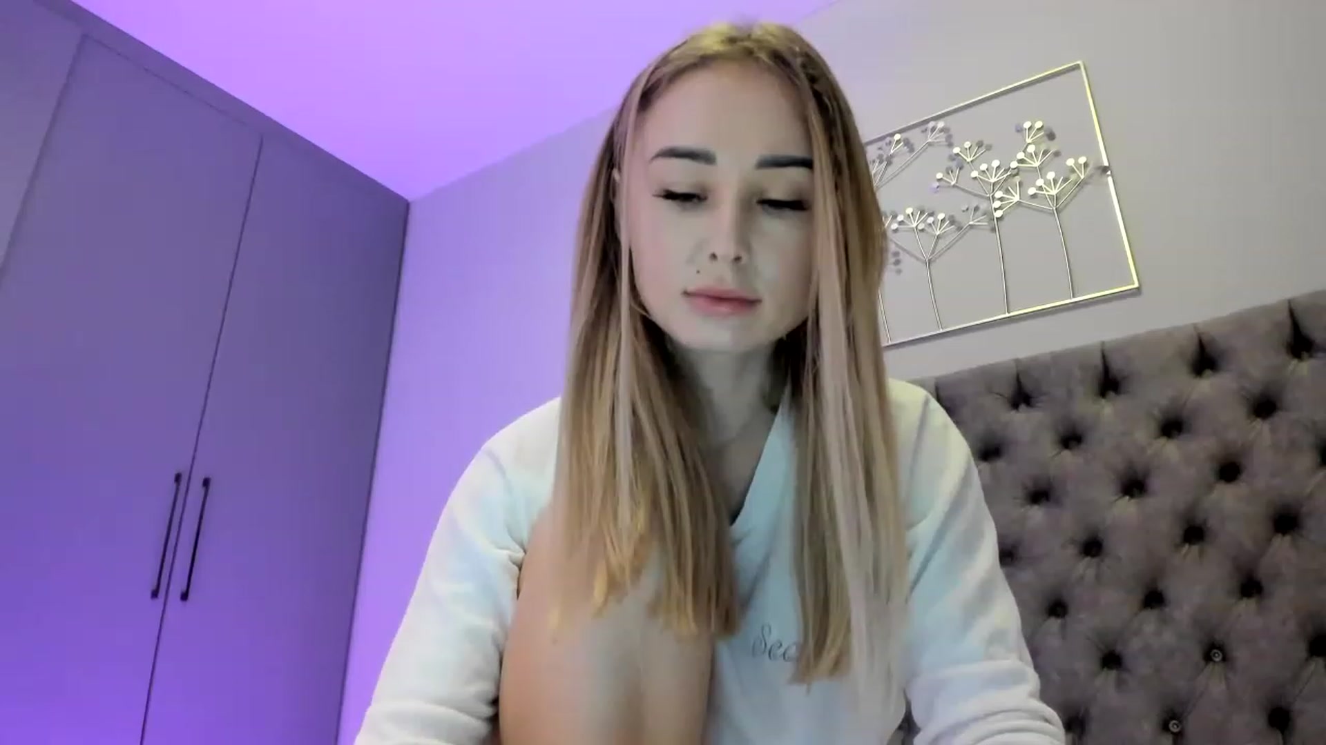 Gallery image thumbnail from AAA_Yas's myfreecams stream on, 01/20/2023, 21:12 image 6 of 20