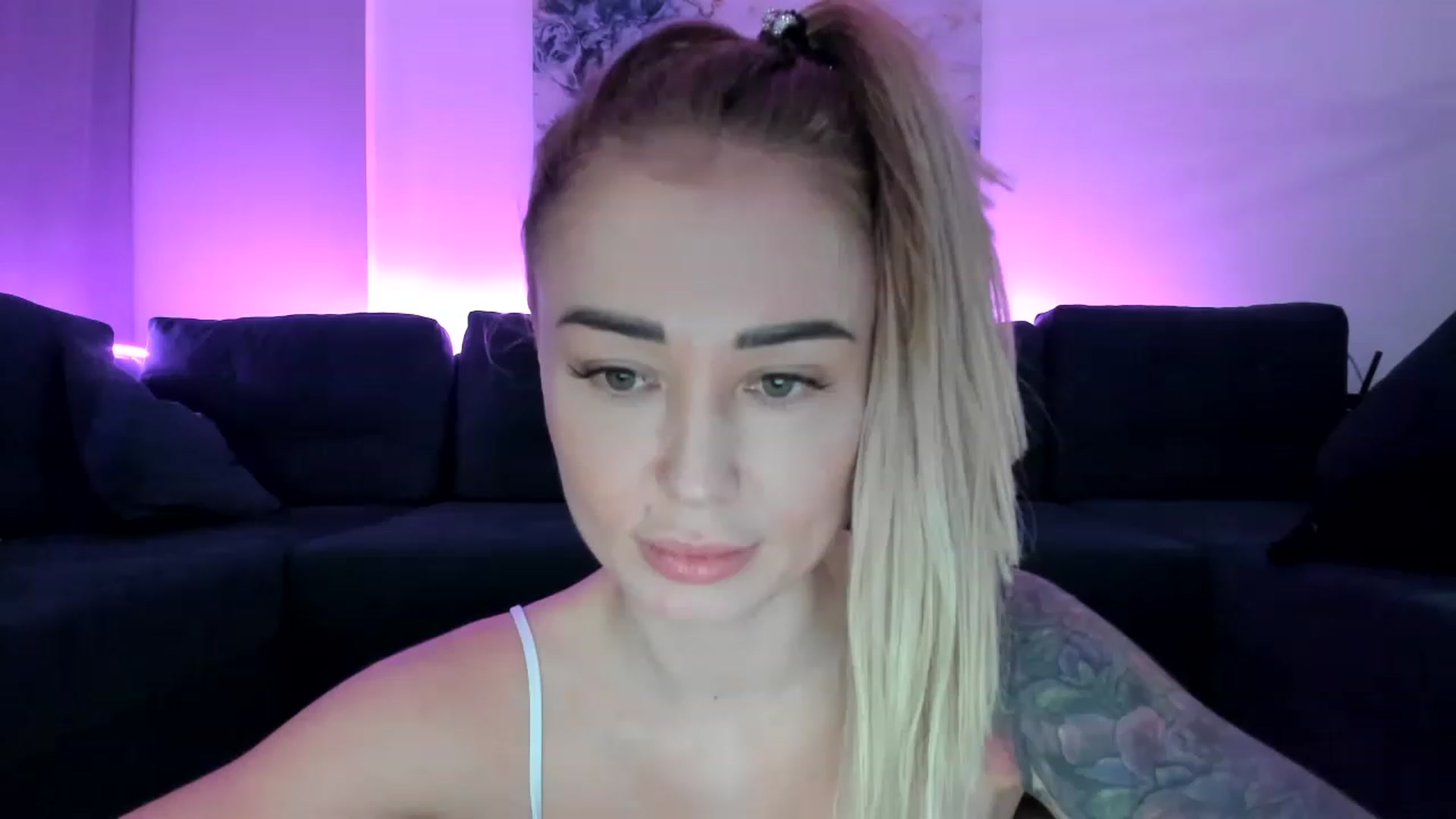 Gallery image thumbnail from AAA_Yas's myfreecams stream on, 02/10/2023, 24:17 image 3 of 20