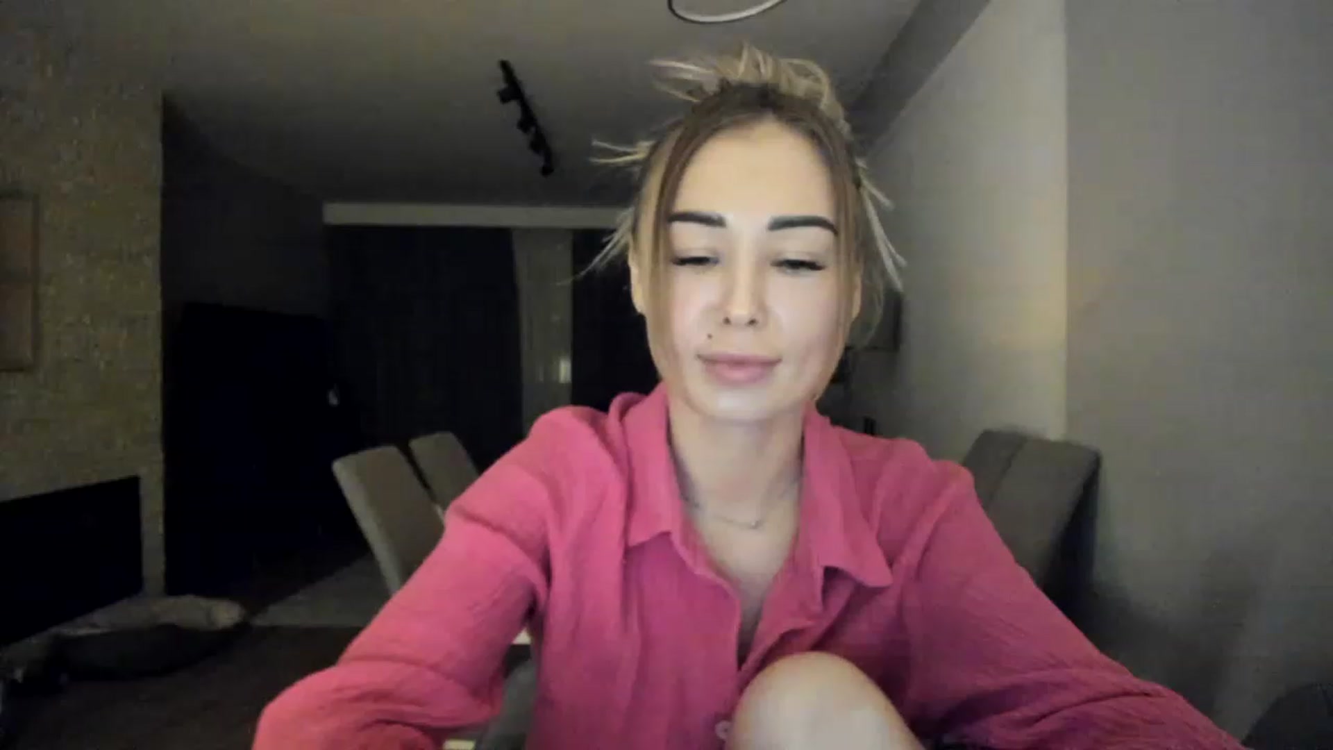 Gallery image thumbnail from AAA_Yas's myfreecams stream on, 03/01/2023, 22:31 image 4 of 20