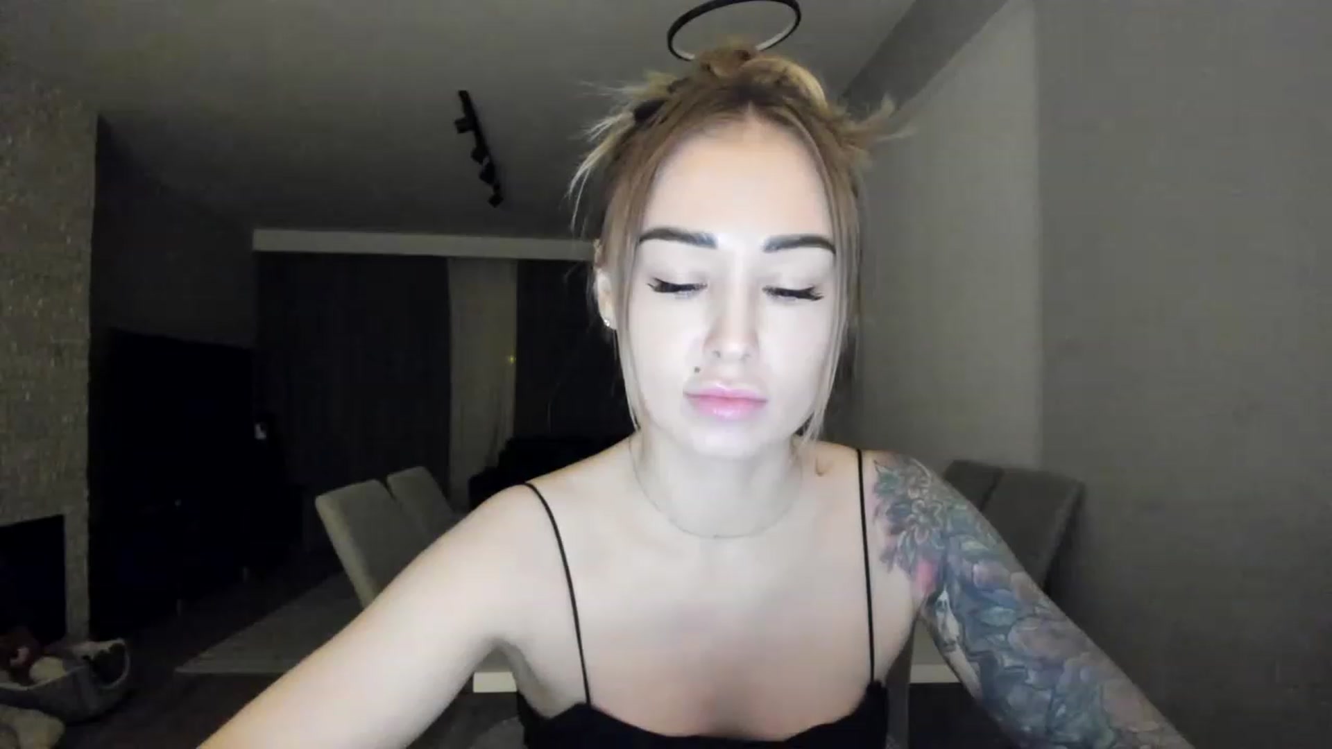 Gallery image thumbnail from AAA_Yas's myfreecams stream on, 03/02/2023, 19:51 image 2 of 20