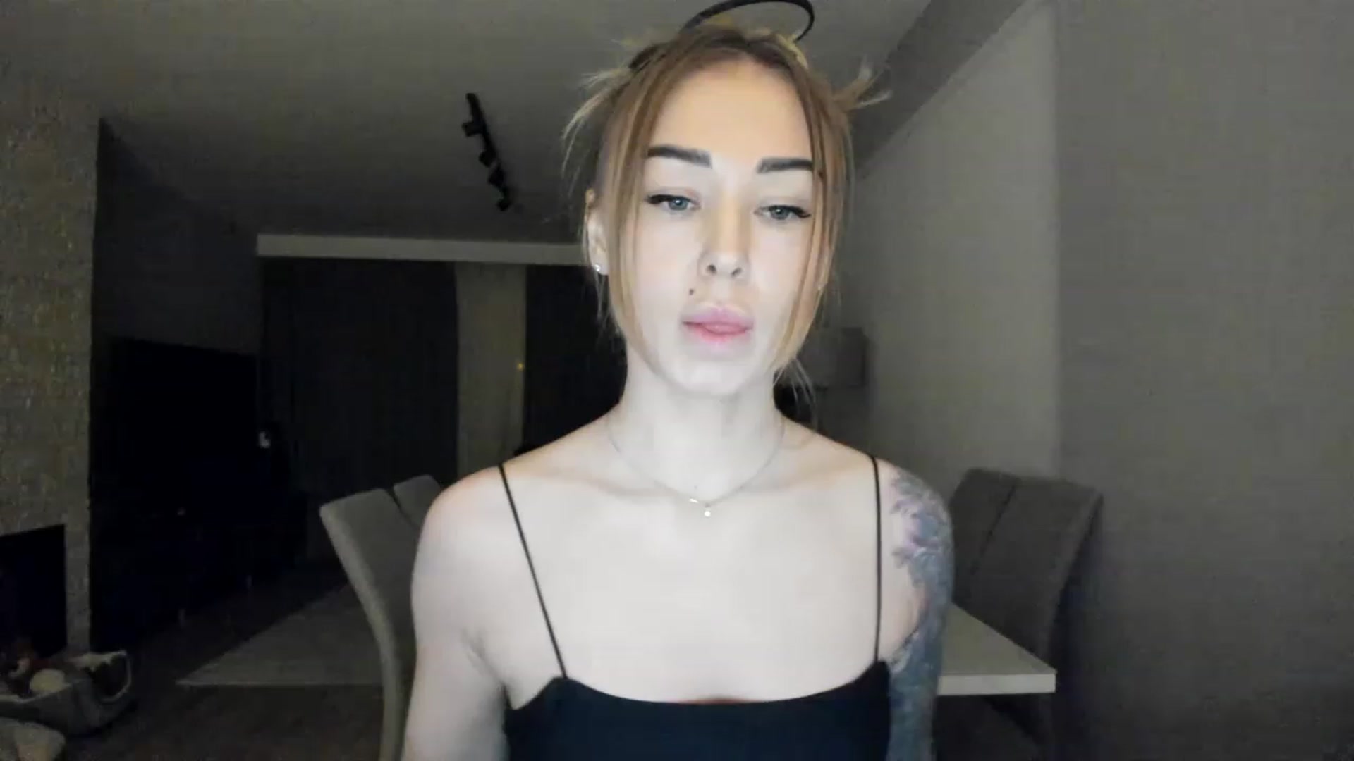 Gallery image thumbnail from AAA_Yas's myfreecams stream on, 03/02/2023, 19:51 image 10 of 20