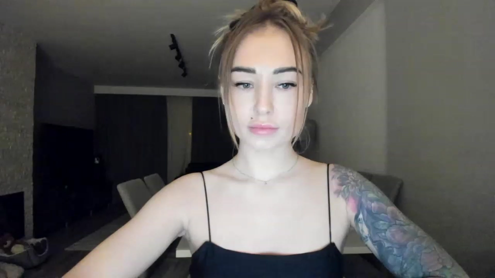 Gallery image thumbnail from AAA_Yas's myfreecams stream on, 03/02/2023, 20:07 image 17 of 20