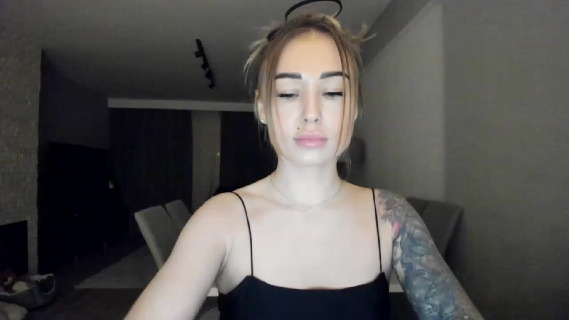 Gallery image thumbnail from AAA_Yas's myfreecams stream on, 03/02/2023, 20:07 image 18 of 20
