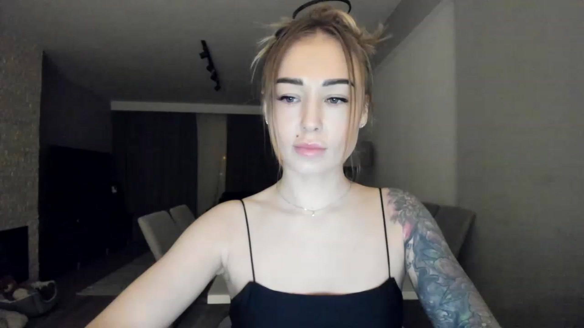 Gallery image thumbnail from AAA_Yas's myfreecams stream on, 03/02/2023, 20:07 image 12 of 20