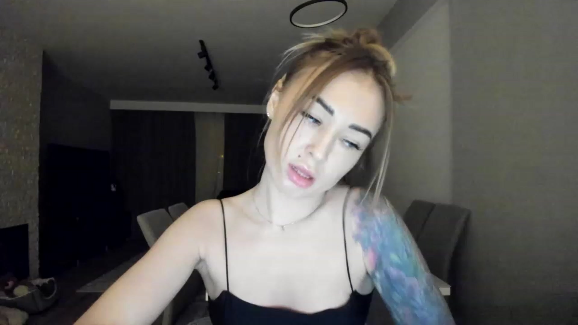 Gallery image thumbnail from AAA_Yas's myfreecams stream on, 03/02/2023, 20:07 image 4 of 20