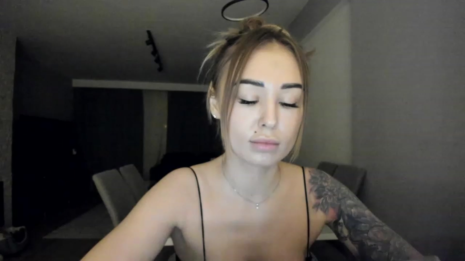 Gallery image thumbnail from AAA_Yas's myfreecams stream on, 03/02/2023, 21:40 image 1 of 20