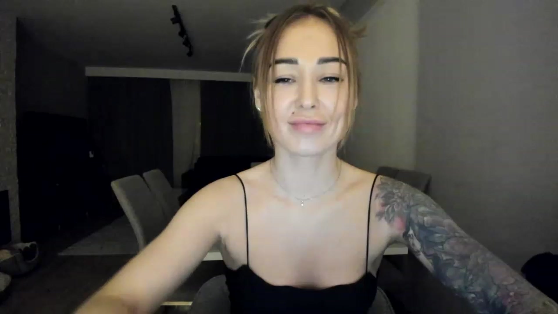 Gallery image thumbnail from AAA_Yas's myfreecams stream on, 03/02/2023, 21:40 image 11 of 20