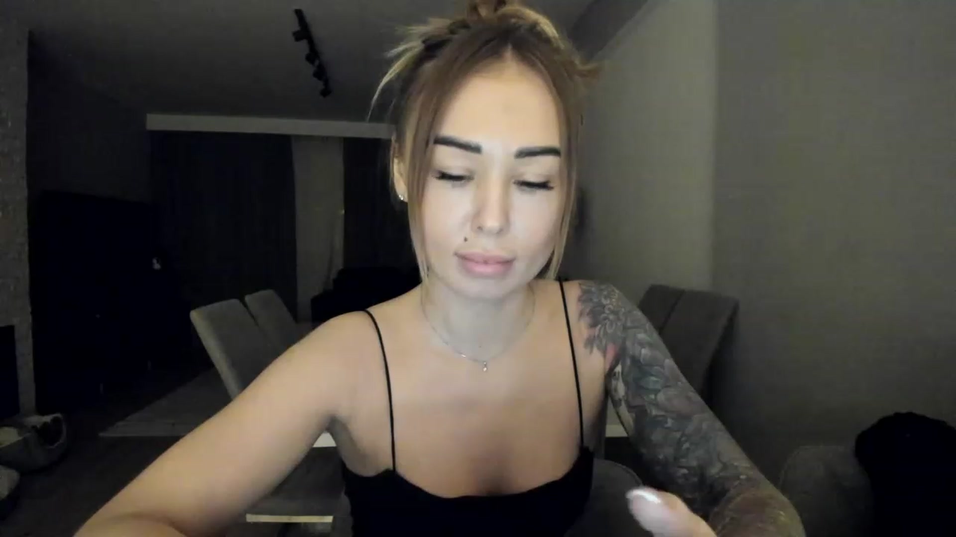Gallery image thumbnail from AAA_Yas's myfreecams stream on, 03/02/2023, 21:58 image 2 of 20