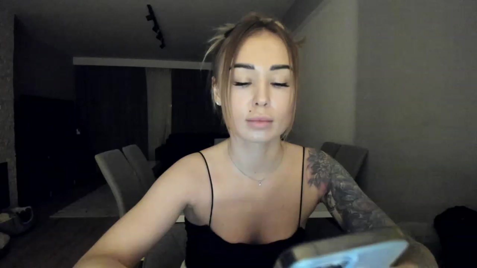 Gallery image thumbnail from AAA_Yas's myfreecams stream on, 03/02/2023, 21:58 image 10 of 20