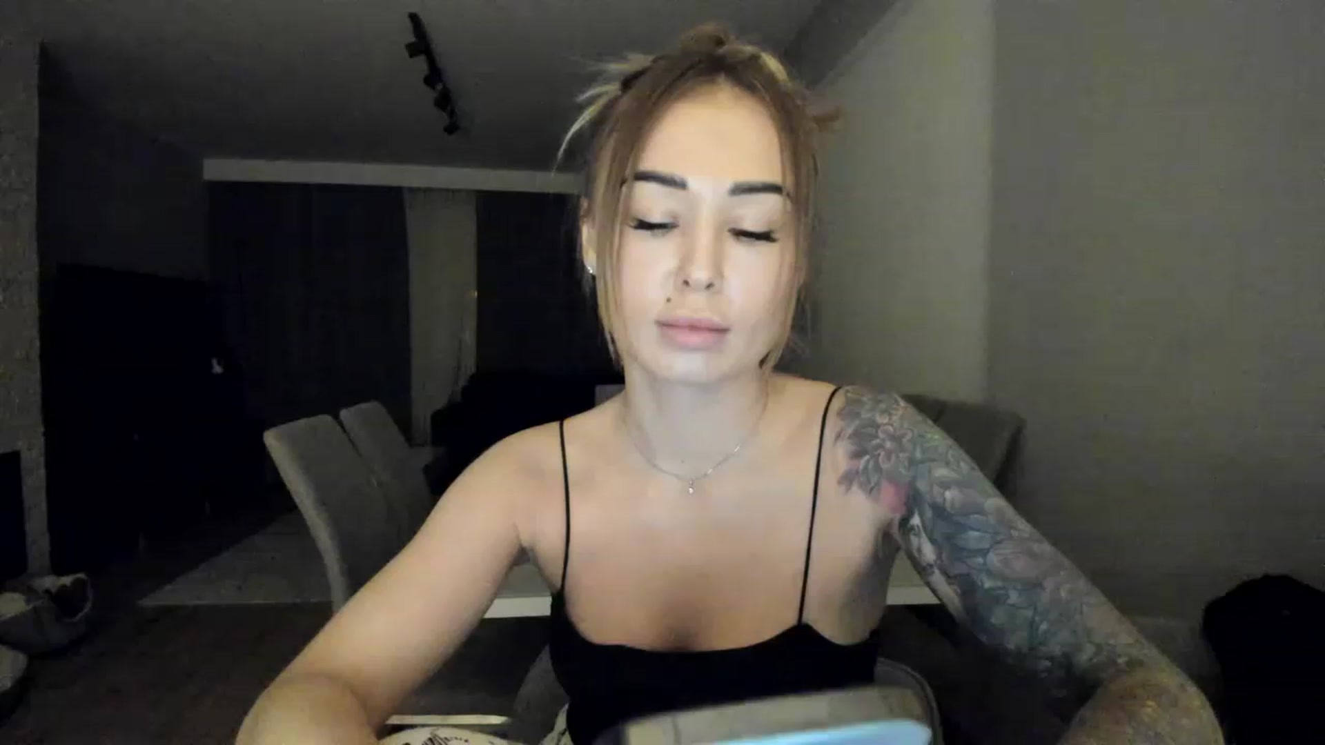 Gallery image thumbnail from AAA_Yas's myfreecams stream on, 03/02/2023, 21:58 image 11 of 20
