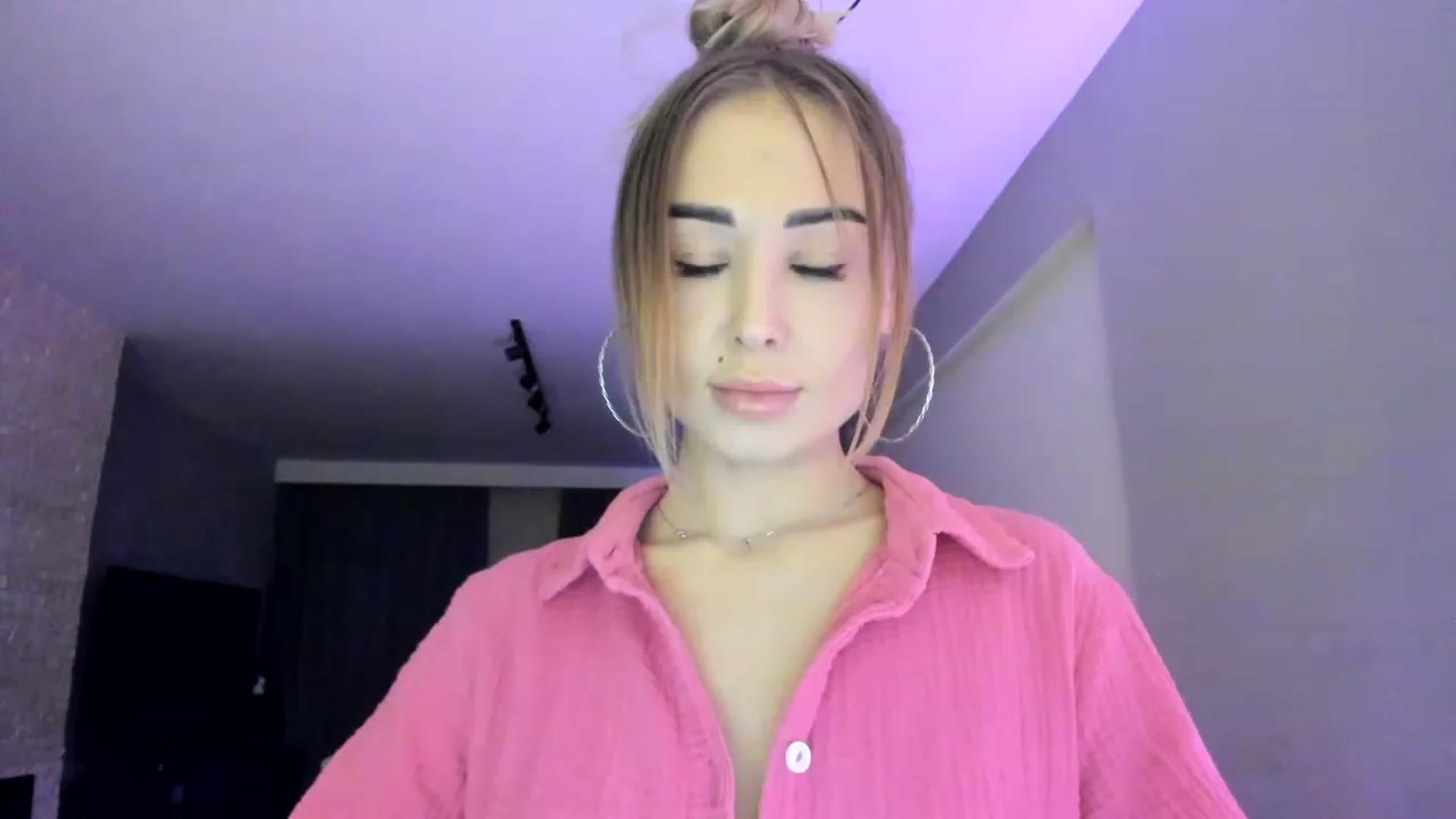 Gallery image thumbnail from AAA_Yas's myfreecams stream on, 03/03/2023, 20:37 image 10 of 20