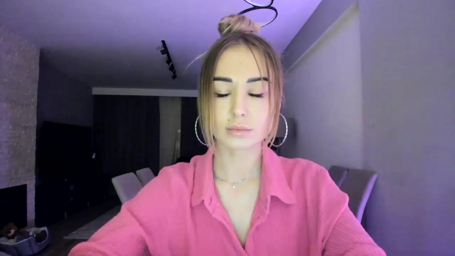 Gallery image thumbnail from AAA_Yas's myfreecams stream on, 03/03/2023, 20:37 image 17 of 20