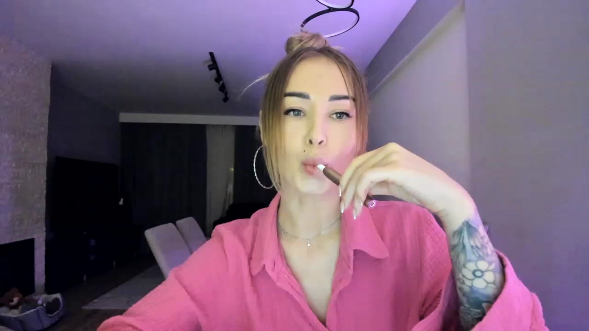 Gallery image thumbnail from AAA_Yas's myfreecams stream on, 03/03/2023, 20:37 image 16 of 20