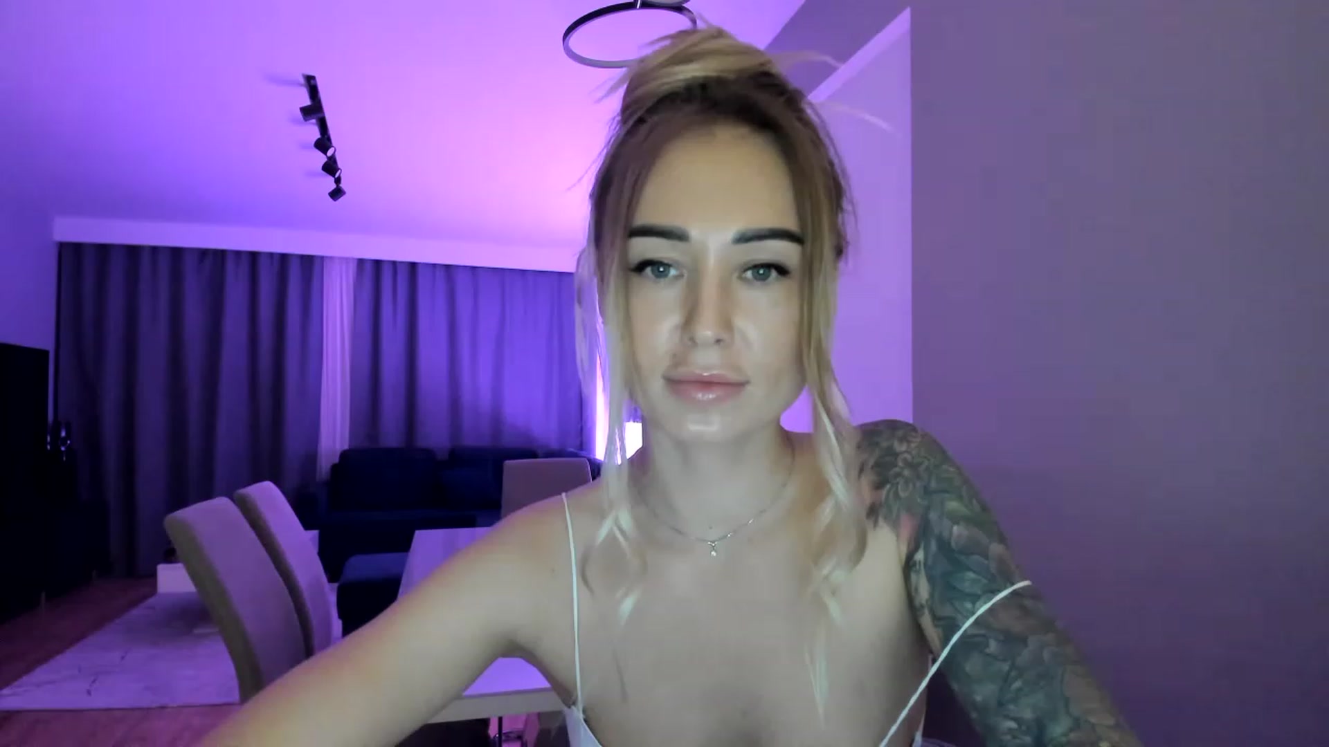 Gallery image thumbnail from AAA_Yas's myfreecams stream on, 03/16/2023, 19:05 image 19 of 20