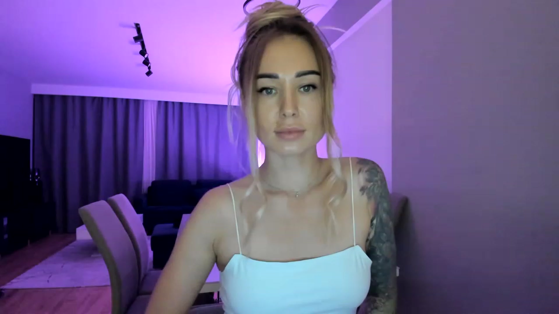 Gallery image thumbnail from AAA_Yas's myfreecams stream on, 03/16/2023, 19:05 image 5 of 20