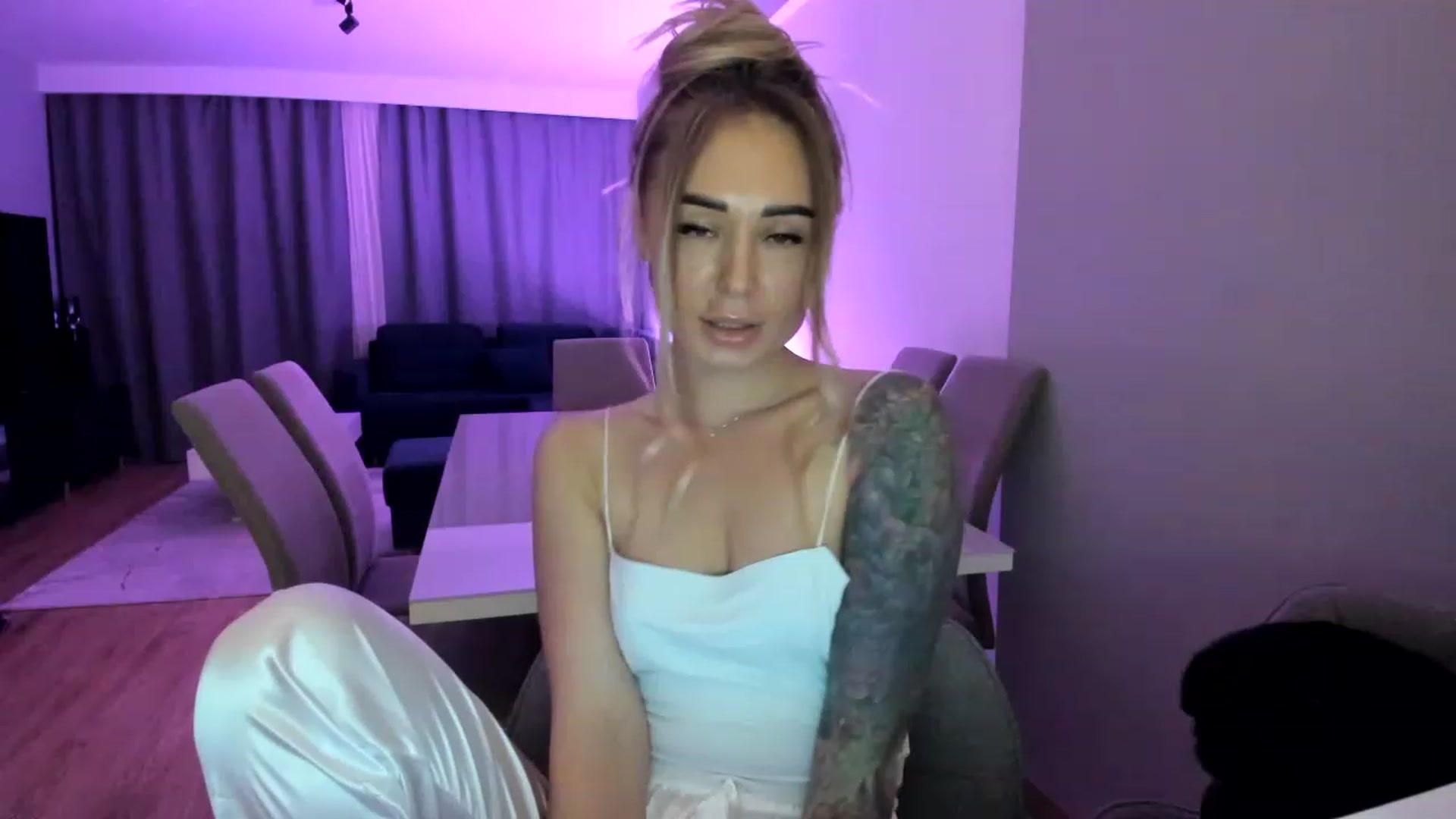 Gallery image thumbnail from AAA_Yas's myfreecams stream on, 03/16/2023, 19:56 image 11 of 20