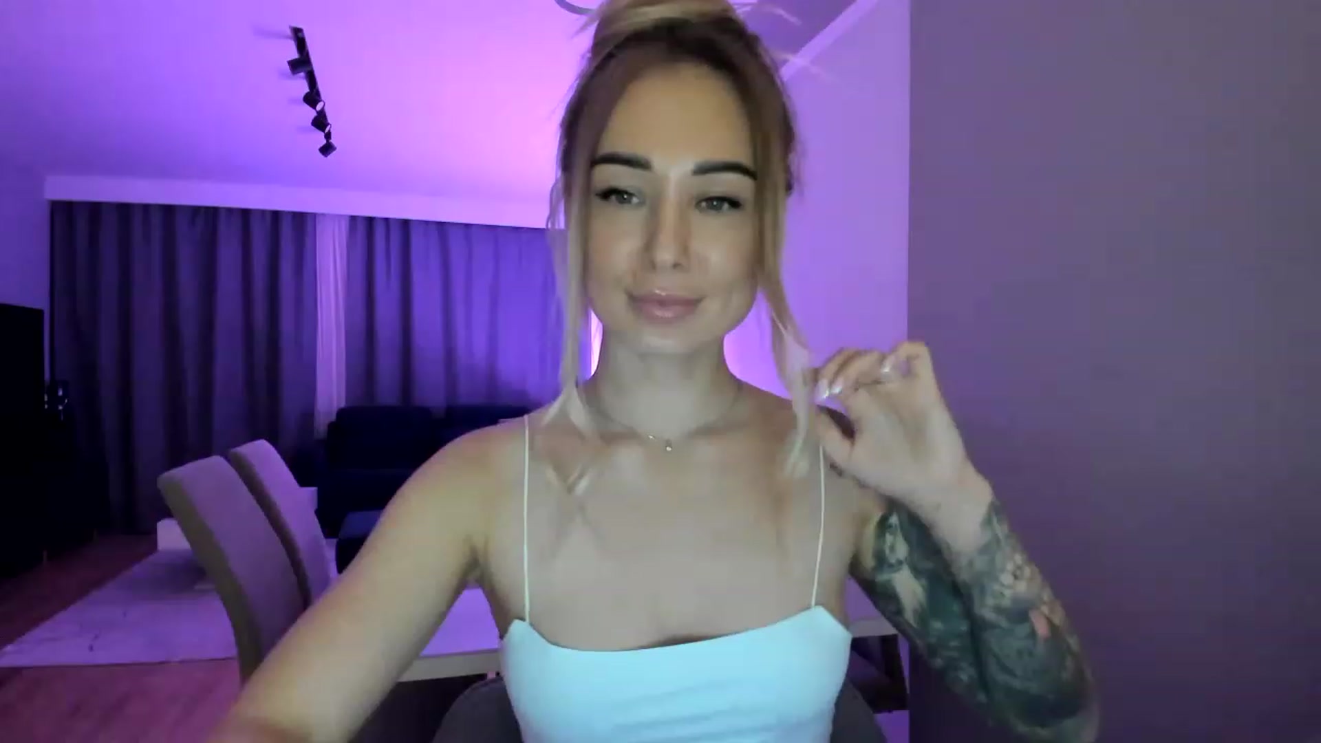 Gallery image thumbnail from AAA_Yas's myfreecams stream on, 03/16/2023, 19:56 image 2 of 20