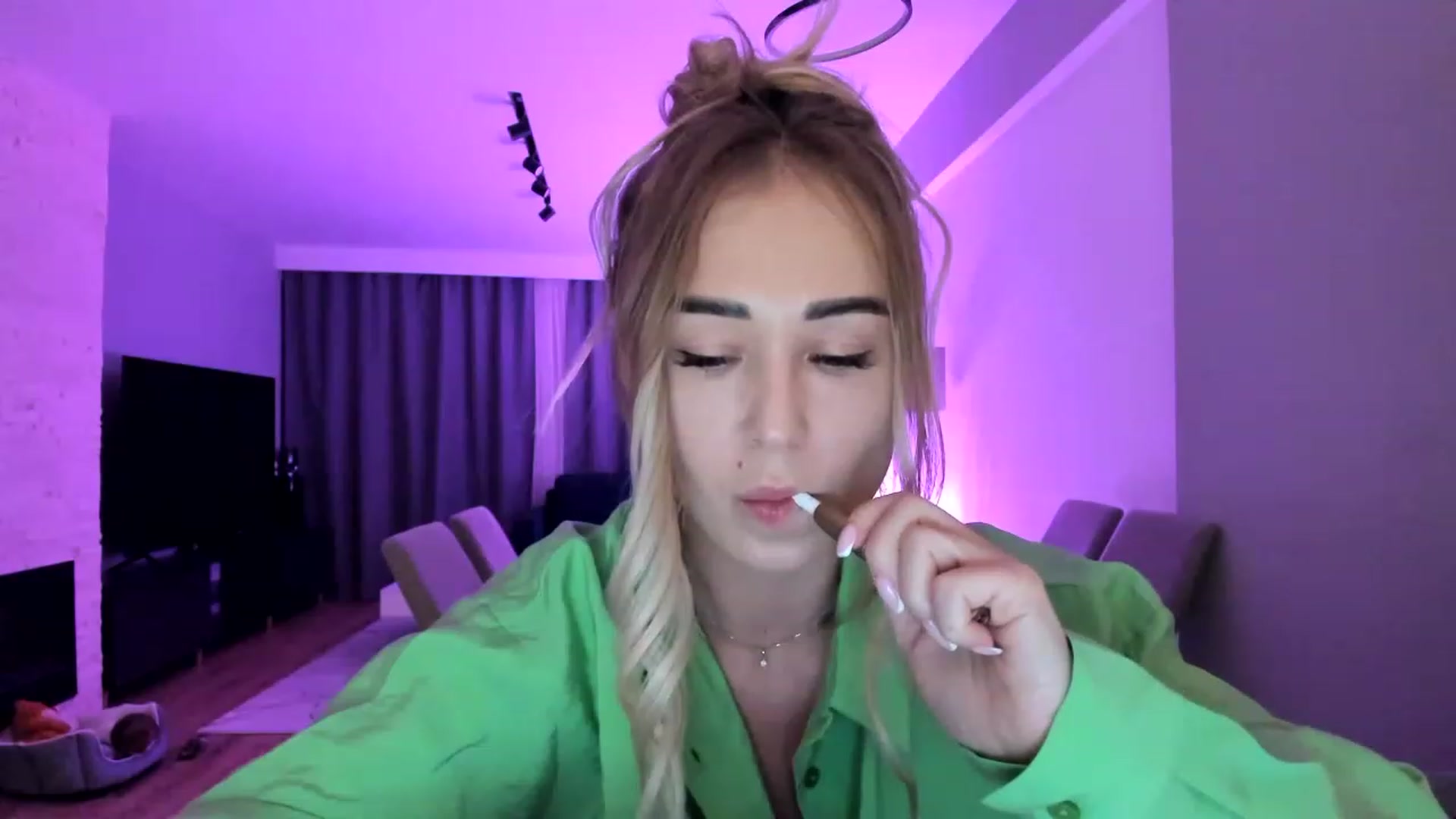 Gallery image thumbnail from AAA_Yas's myfreecams stream on, 03/17/2023, 22:33 image 12 of 20