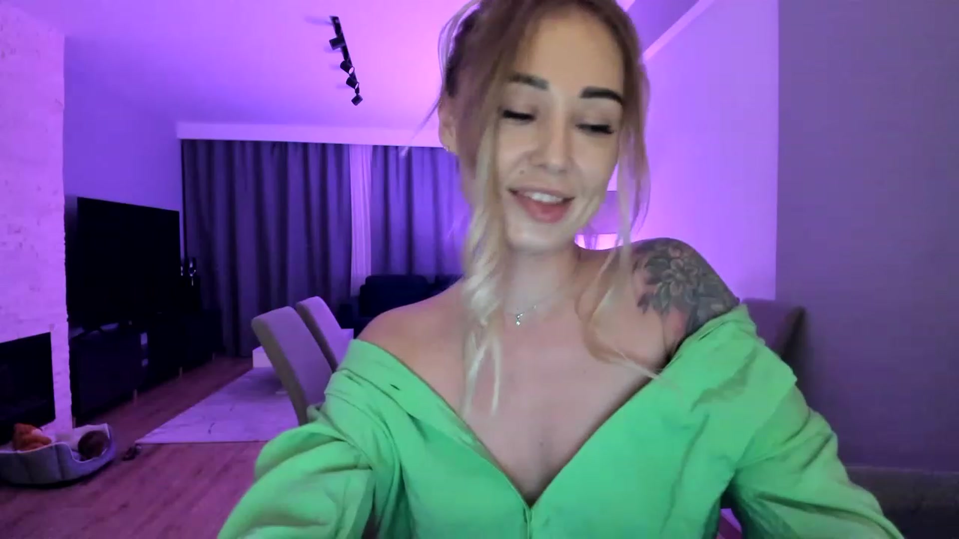 Gallery image thumbnail from AAA_Yas's myfreecams stream on, 03/17/2023, 22:33 image 17 of 20
