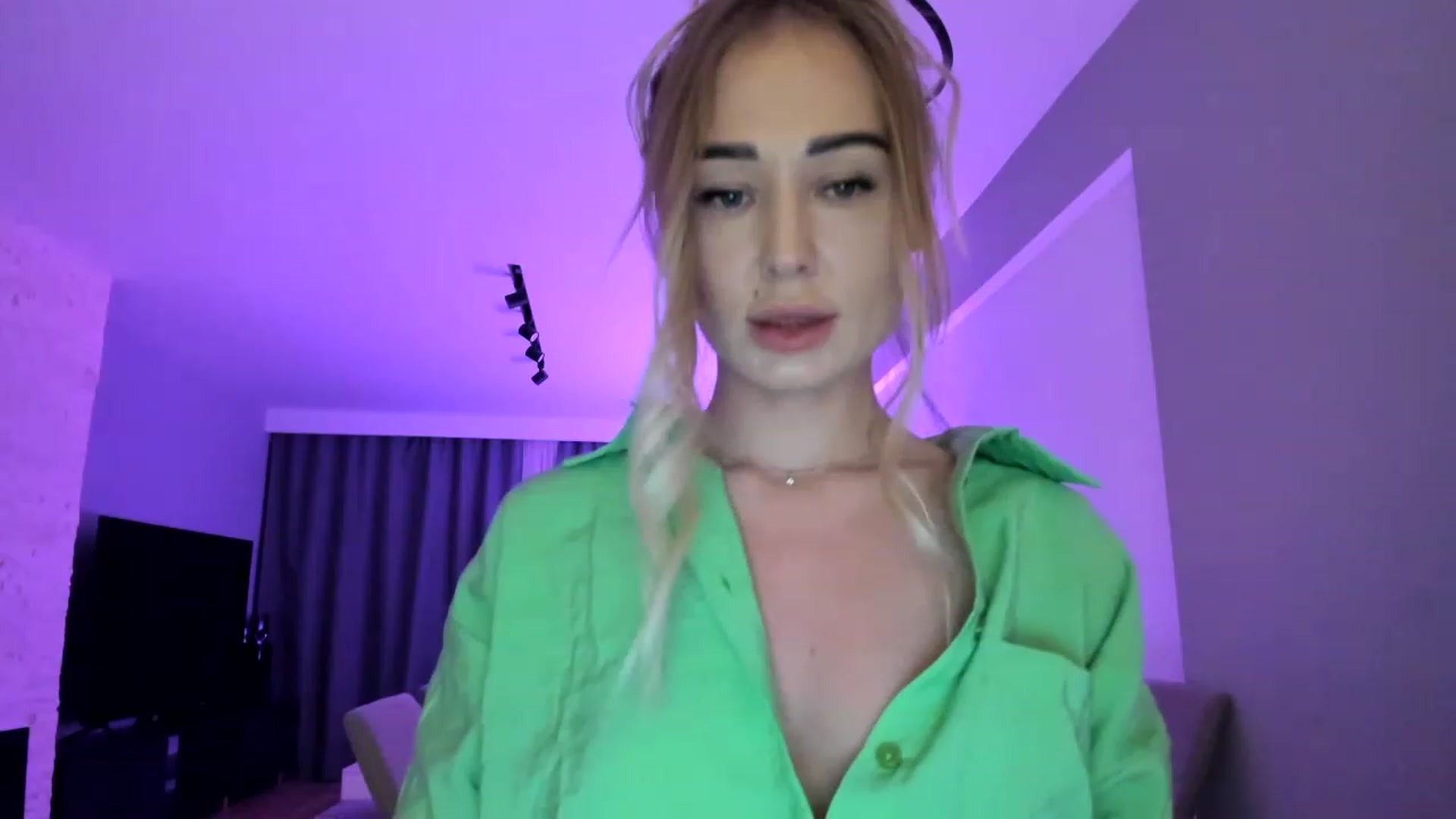 Gallery image thumbnail from AAA_Yas's myfreecams stream on, 03/17/2023, 23:28 image 9 of 20
