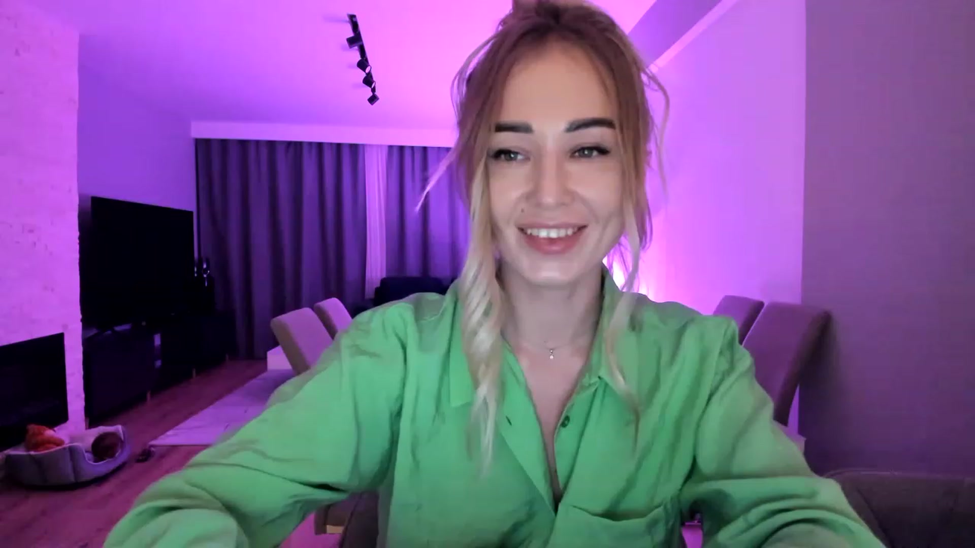 Gallery image thumbnail from AAA_Yas's myfreecams stream on, 03/17/2023, 23:51 image 6 of 20