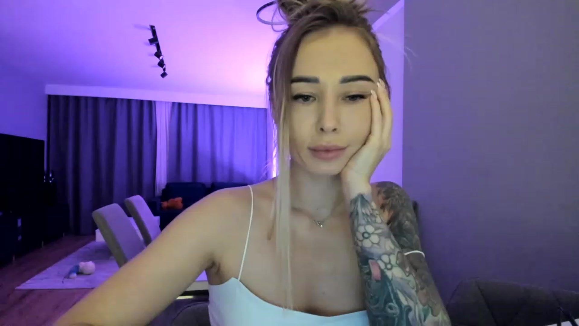 Gallery image thumbnail from AAA_Yas's myfreecams stream on, 03/20/2023, 22:53 image 4 of 20