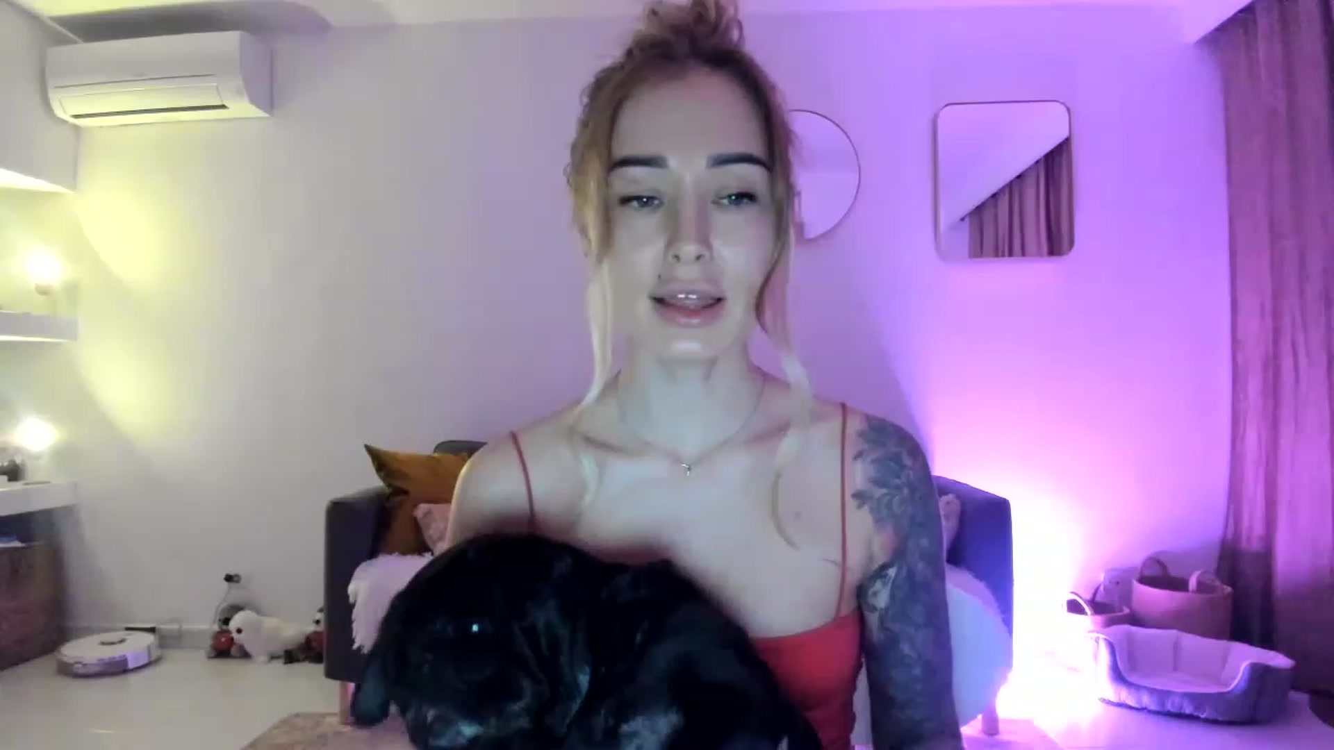 Gallery image thumbnail from AAA_Yas's myfreecams stream on, 04/08/2023, 22:12 image 3 of 20