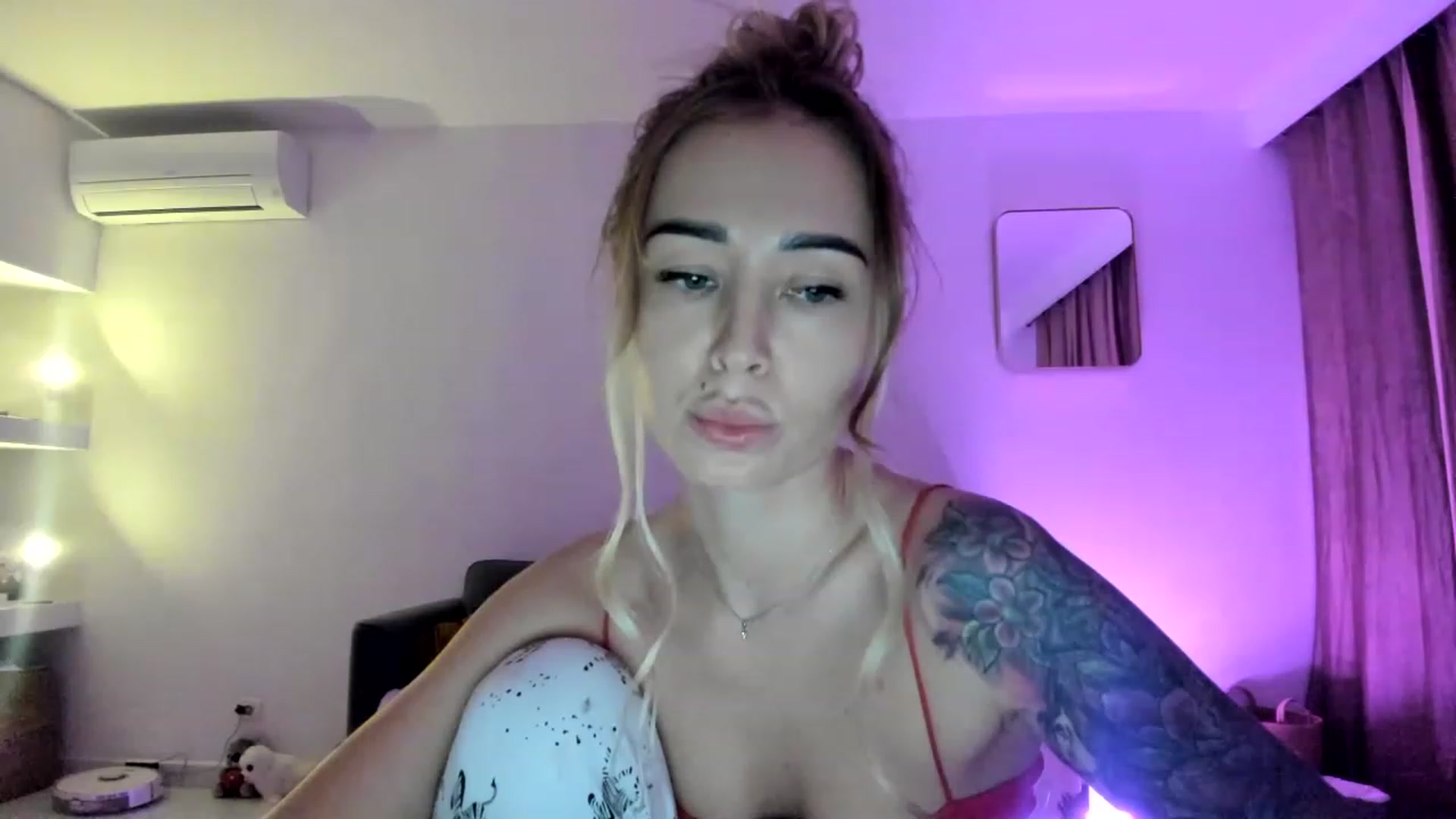 Gallery image thumbnail from AAA_Yas's myfreecams stream on, 04/08/2023, 22:12 image 11 of 20