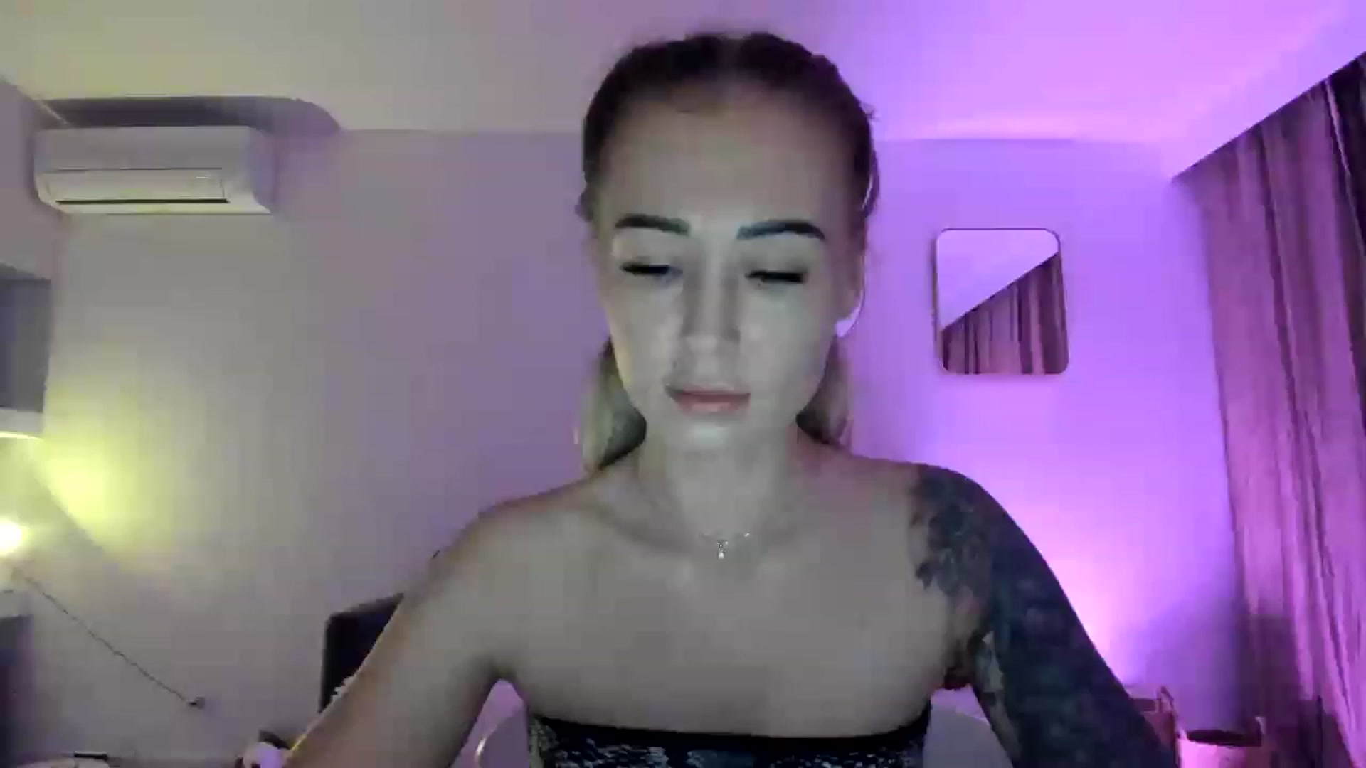 Gallery image thumbnail from AAA_Yas's myfreecams stream on, 04/13/2023, 21:17 image 9 of 20