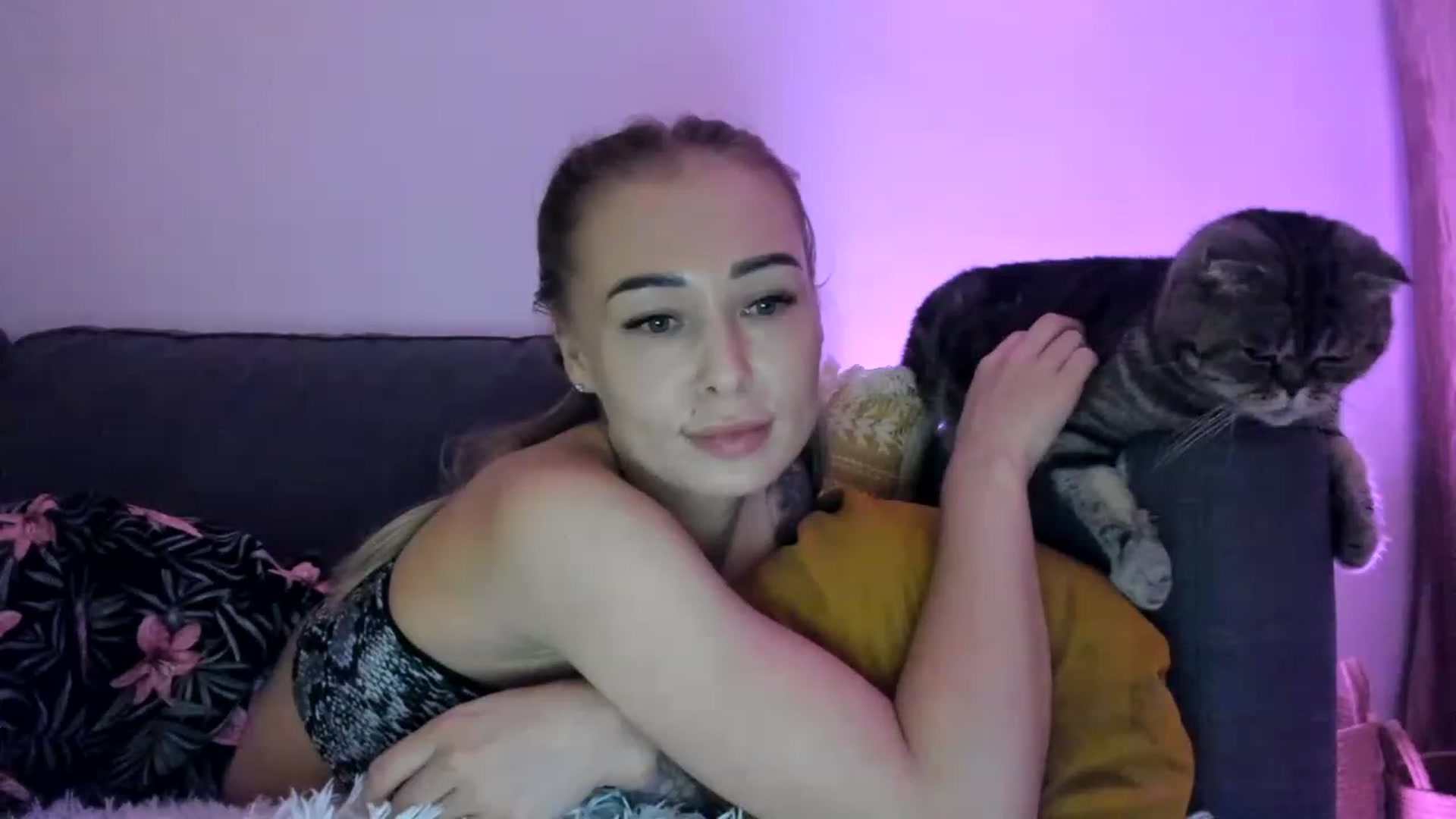 Gallery image thumbnail from AAA_Yas's myfreecams stream on, 04/13/2023, 23:04 image 5 of 20