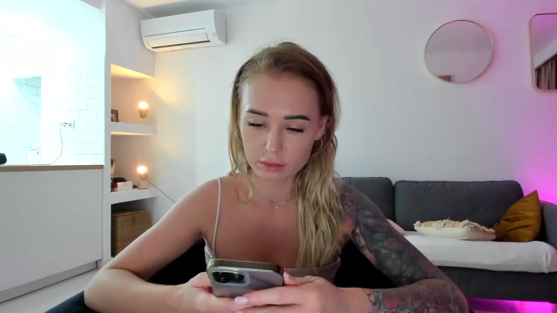 Gallery image thumbnail from AAA_Yas's myfreecams stream on, 04/14/2023, 22:25 image 9 of 20