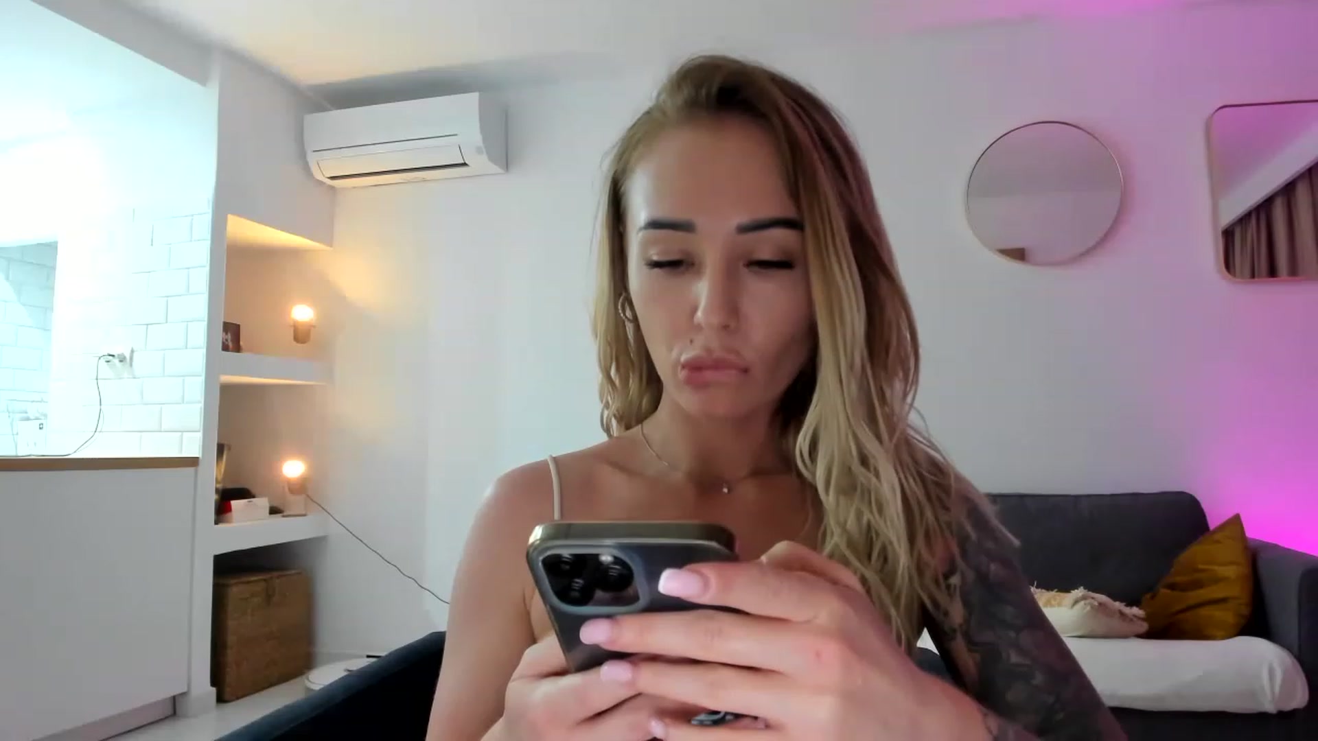 Gallery image thumbnail from AAA_Yas's myfreecams stream on, 04/14/2023, 22:25 image 4 of 20