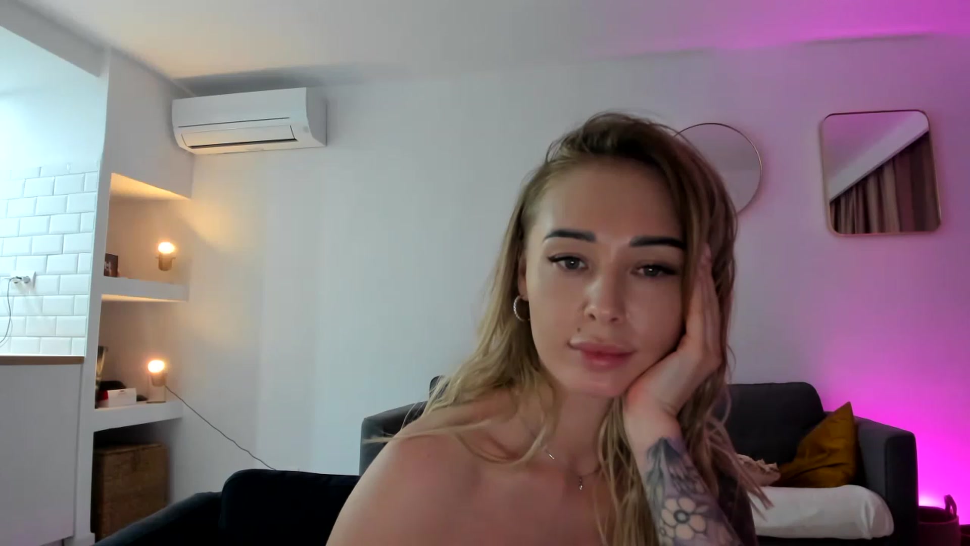 Gallery image thumbnail from AAA_Yas's myfreecams stream on, 04/14/2023, 23:31 image 11 of 20