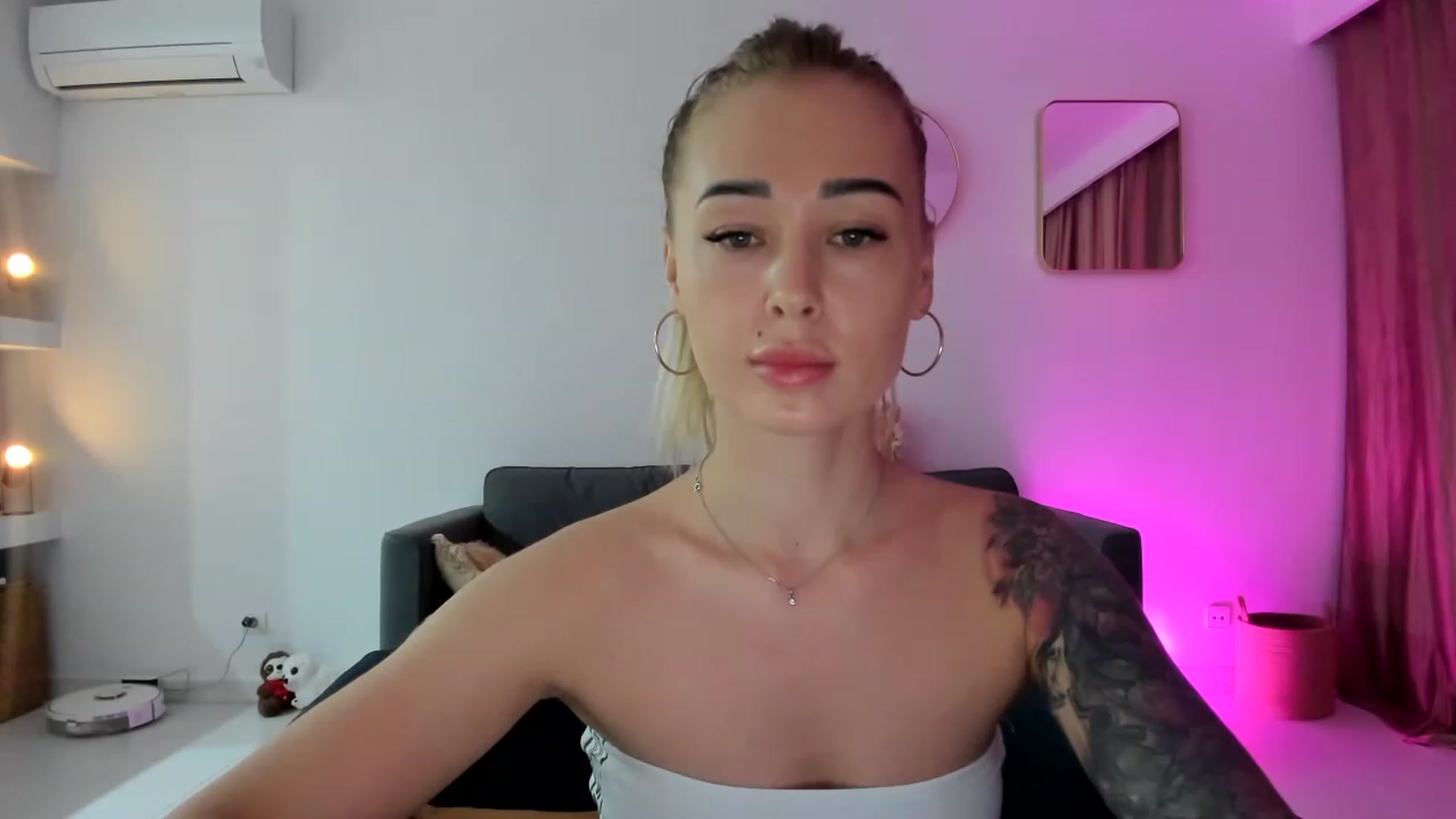 Gallery image thumbnail from AAA_Yas's myfreecams stream on, 04/18/2023, 20:36 image 9 of 20