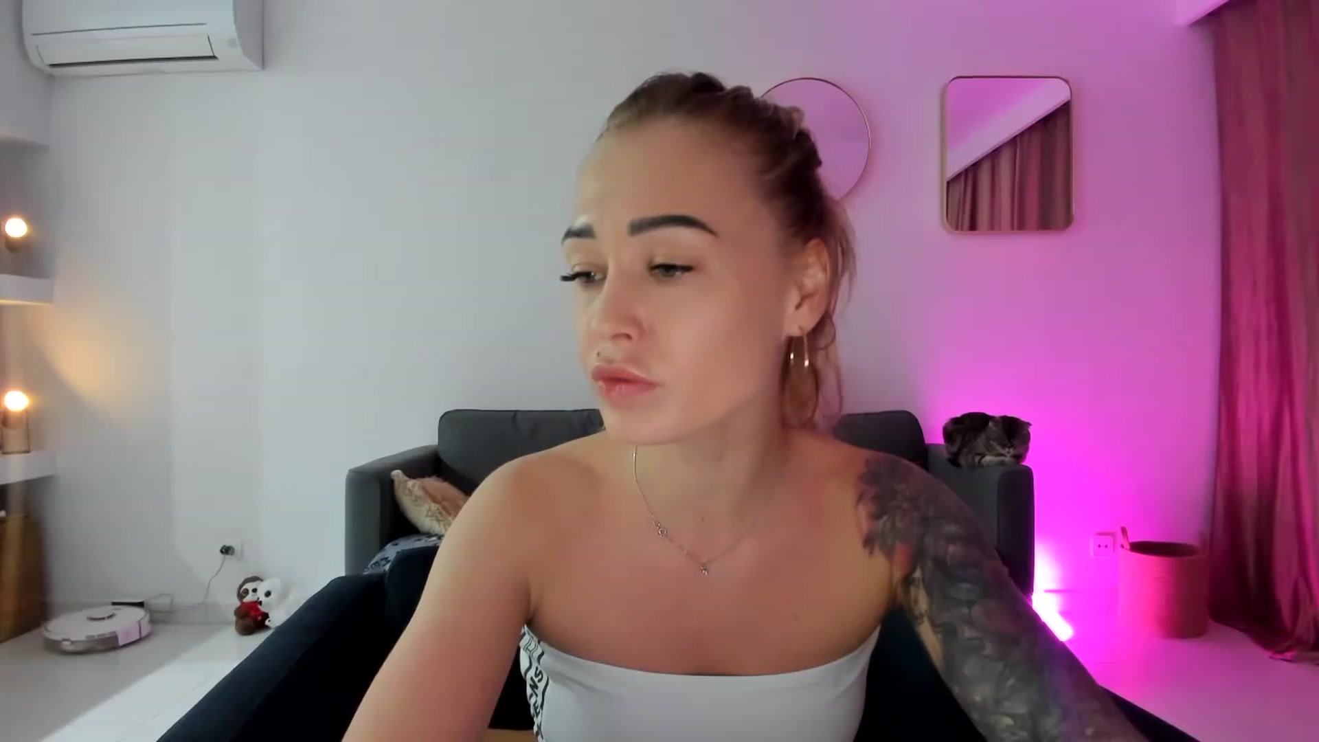 Gallery image thumbnail from AAA_Yas's myfreecams stream on, 04/18/2023, 20:36 image 20 of 20