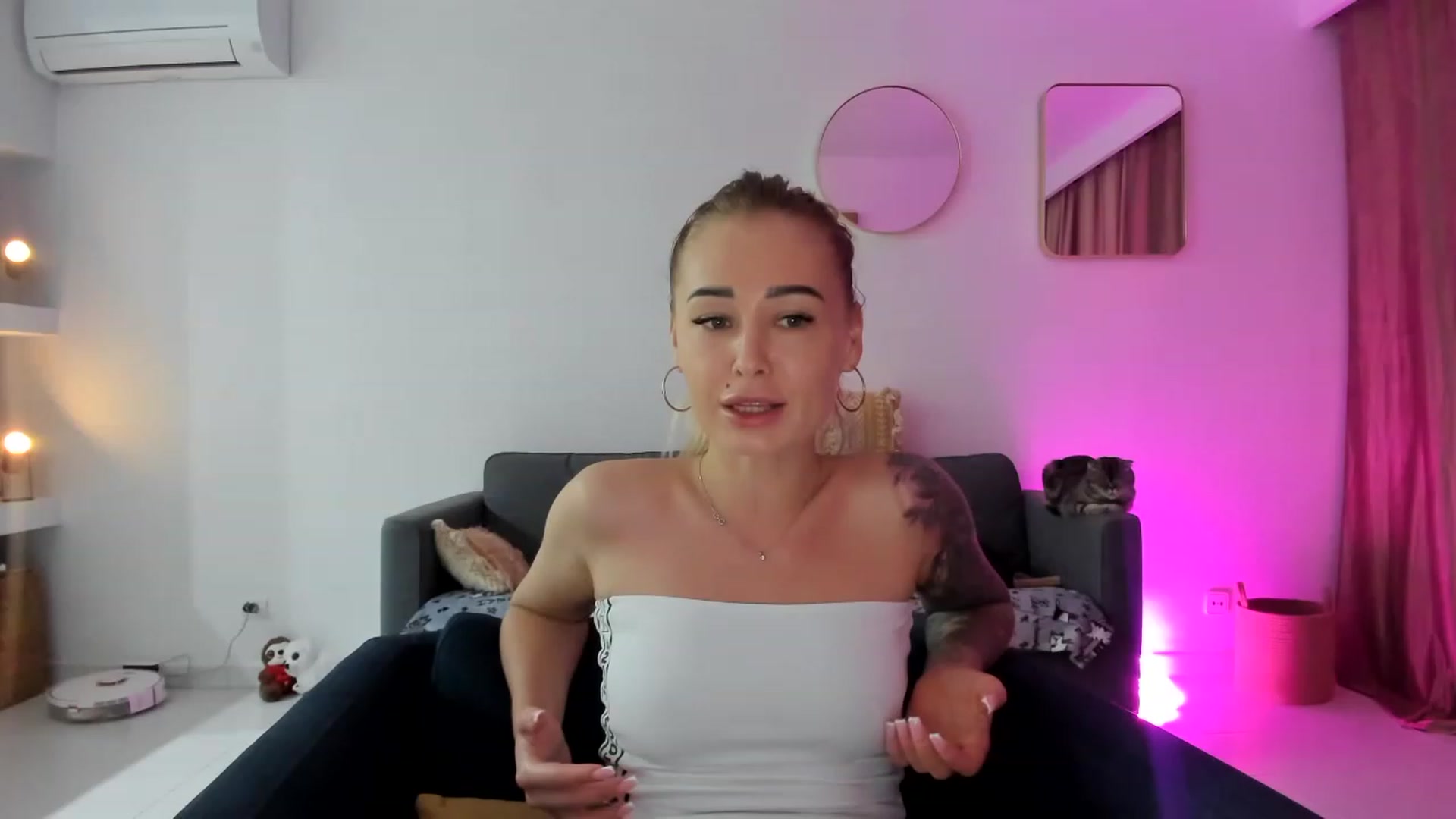 Gallery image thumbnail from AAA_Yas's myfreecams stream on, 04/18/2023, 20:36 image 19 of 20