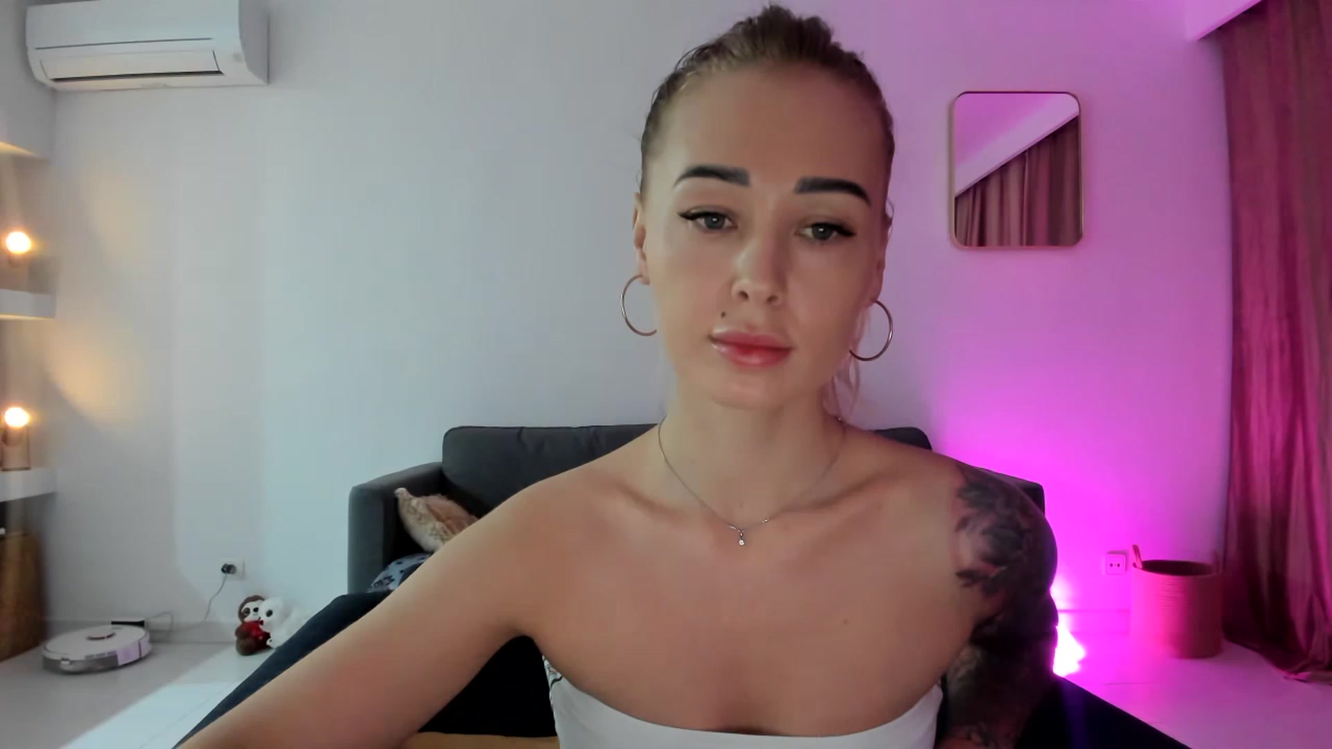 Gallery image thumbnail from AAA_Yas's myfreecams stream on, 04/18/2023, 20:36 image 1 of 20