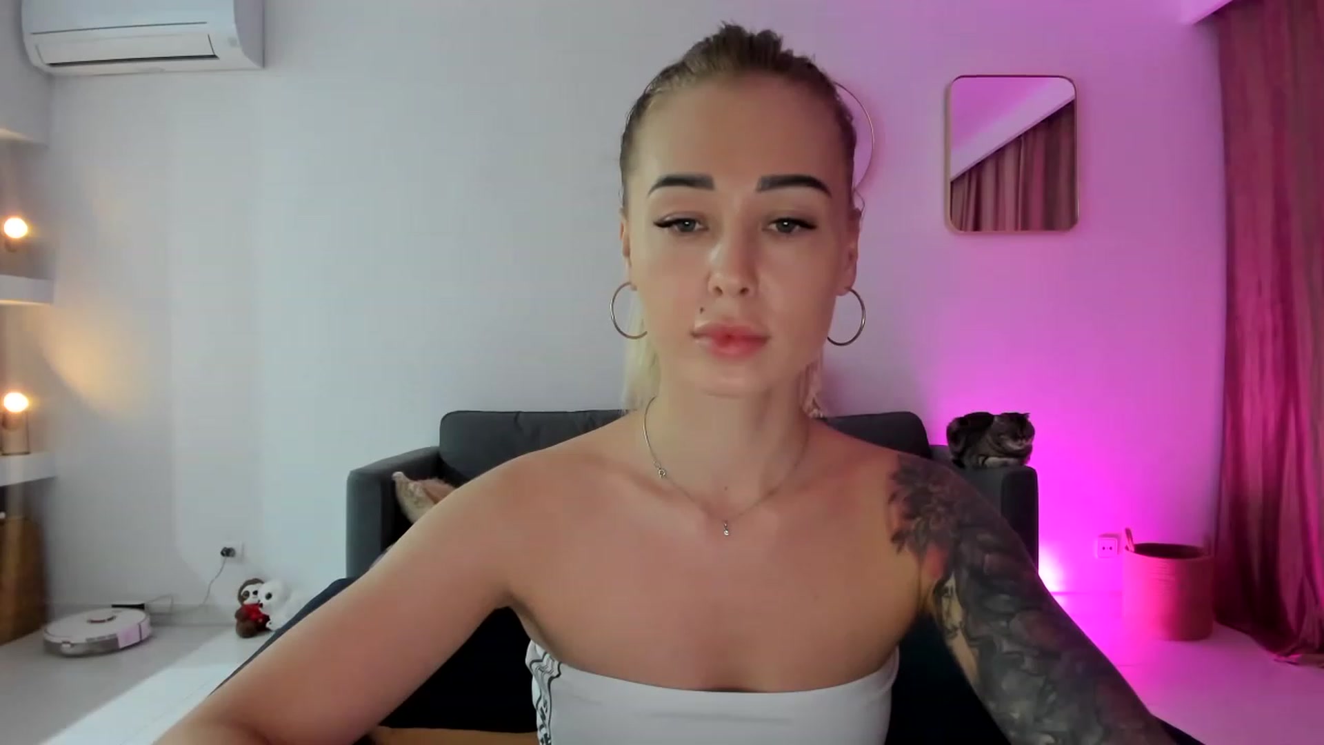 Gallery image thumbnail from AAA_Yas's myfreecams stream on, 04/18/2023, 20:36 image 15 of 20
