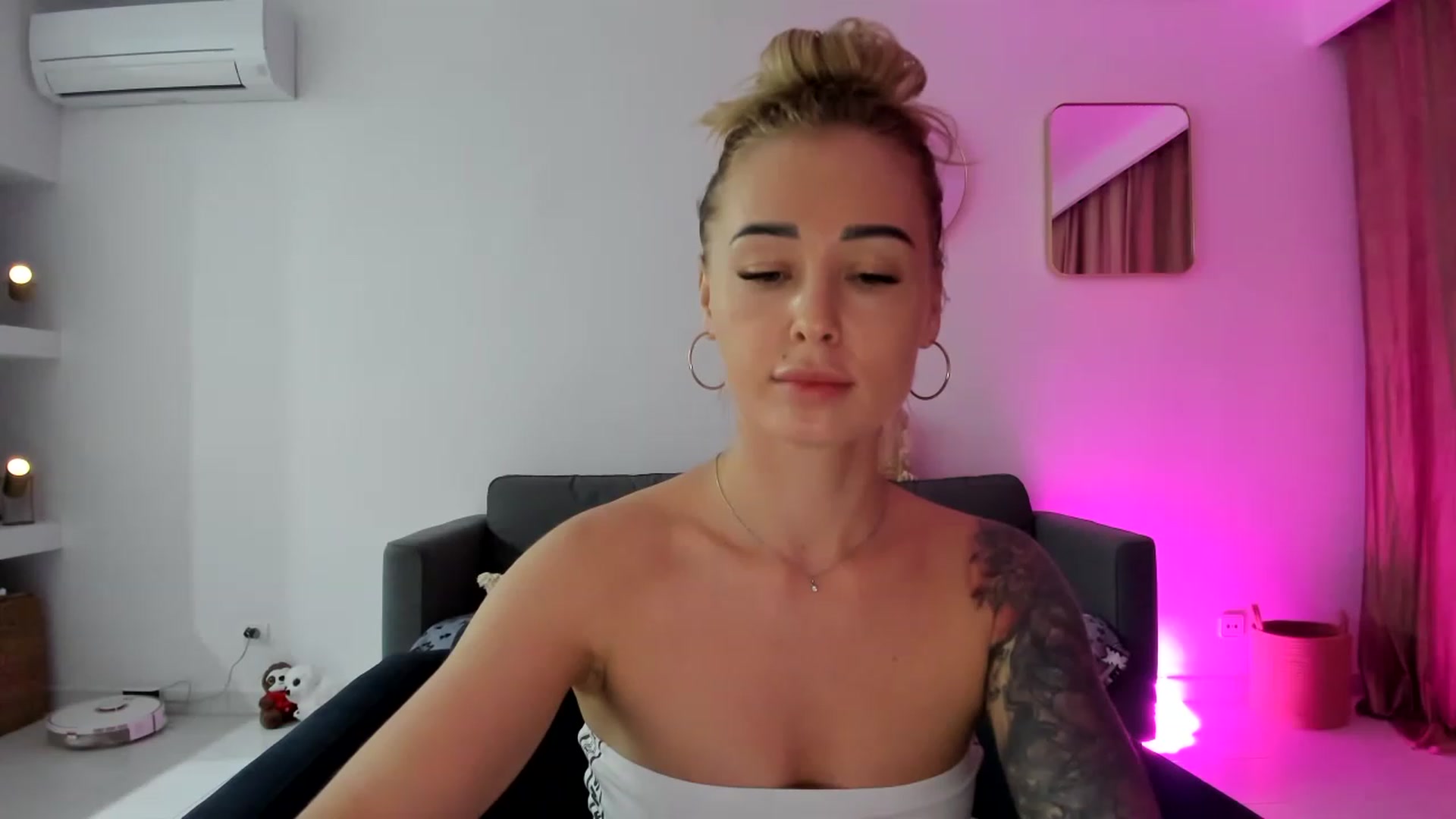 Gallery image thumbnail from AAA_Yas's myfreecams stream on, 04/18/2023, 22:44 image 16 of 20
