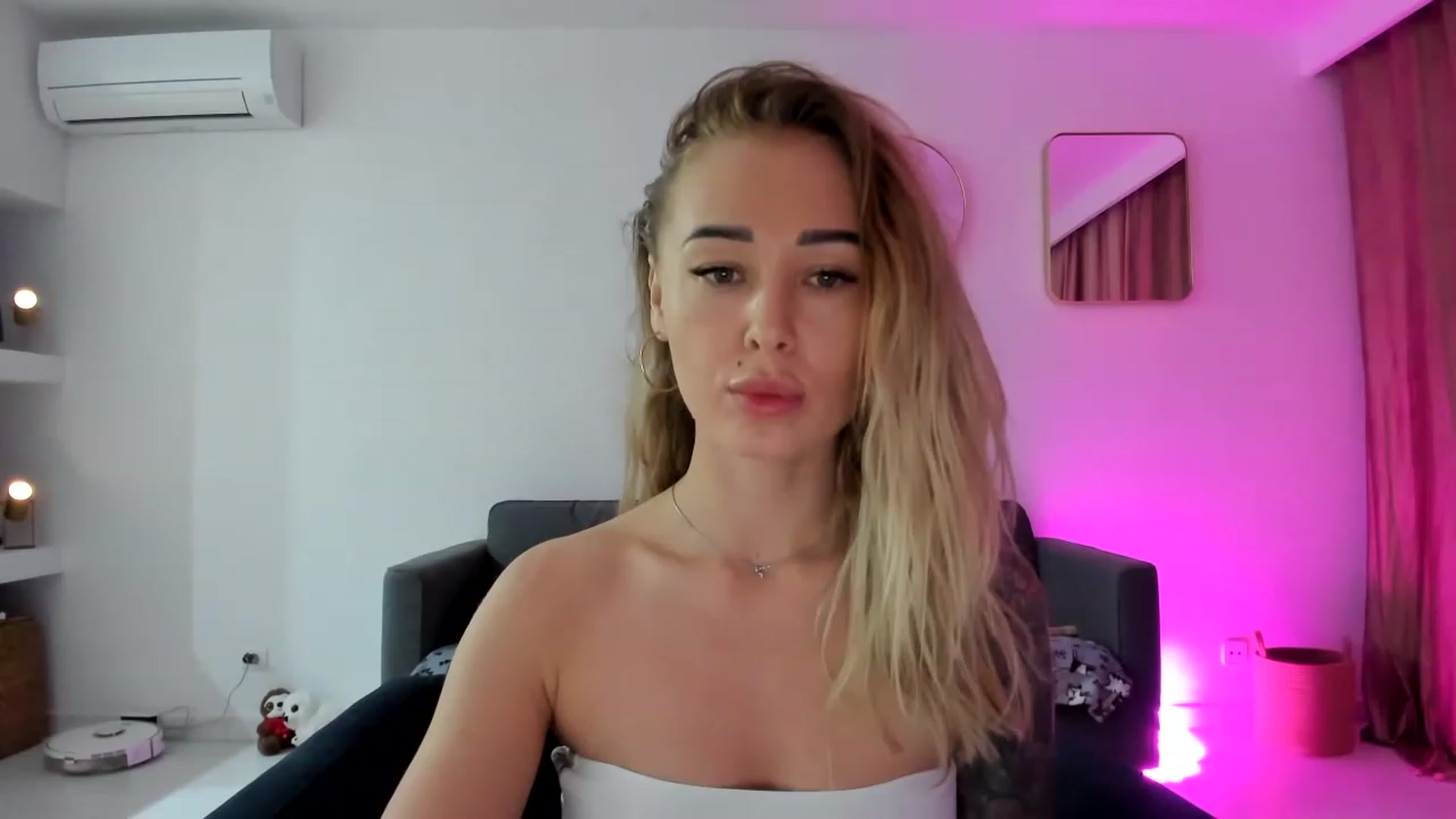 Gallery image thumbnail from AAA_Yas's myfreecams stream on, 04/18/2023, 22:44 image 2 of 20