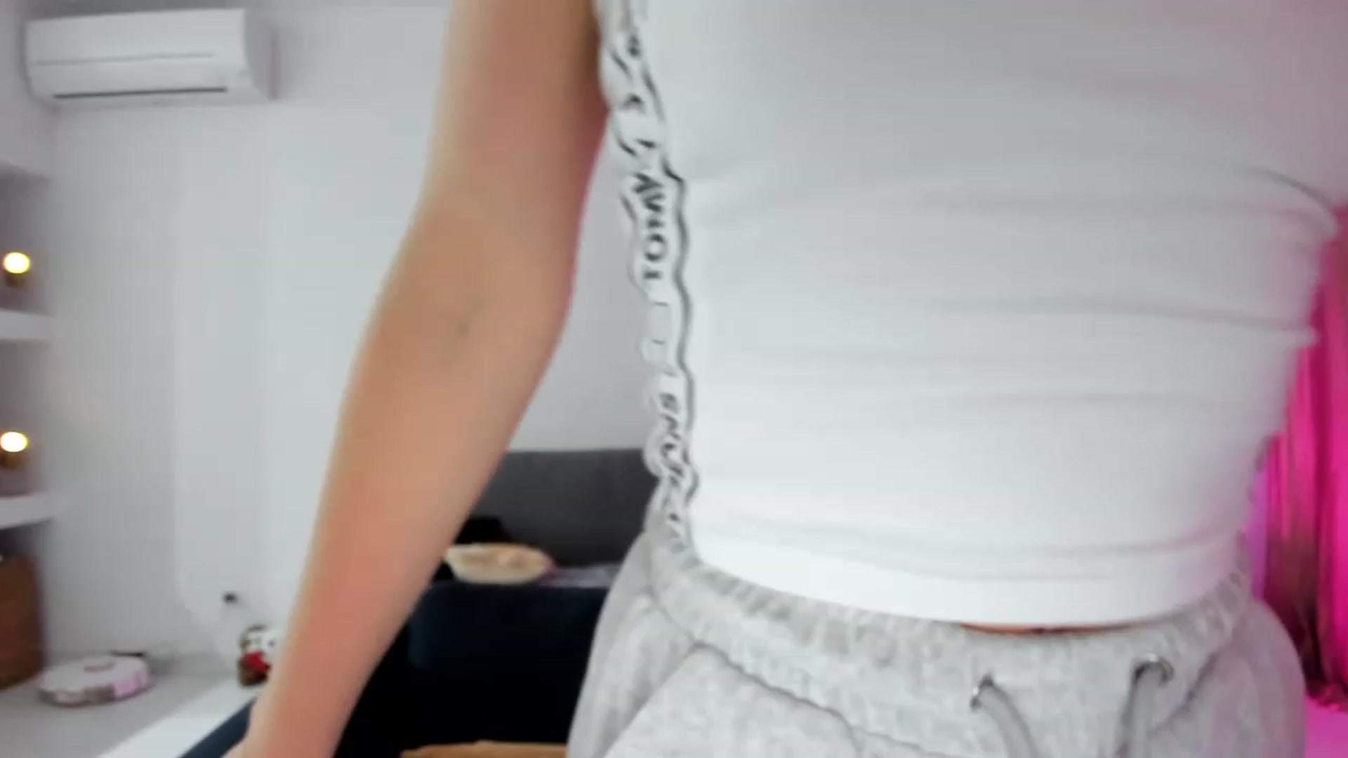 Gallery image thumbnail from AAA_Yas's myfreecams stream on, 04/18/2023, 22:44 image 3 of 20