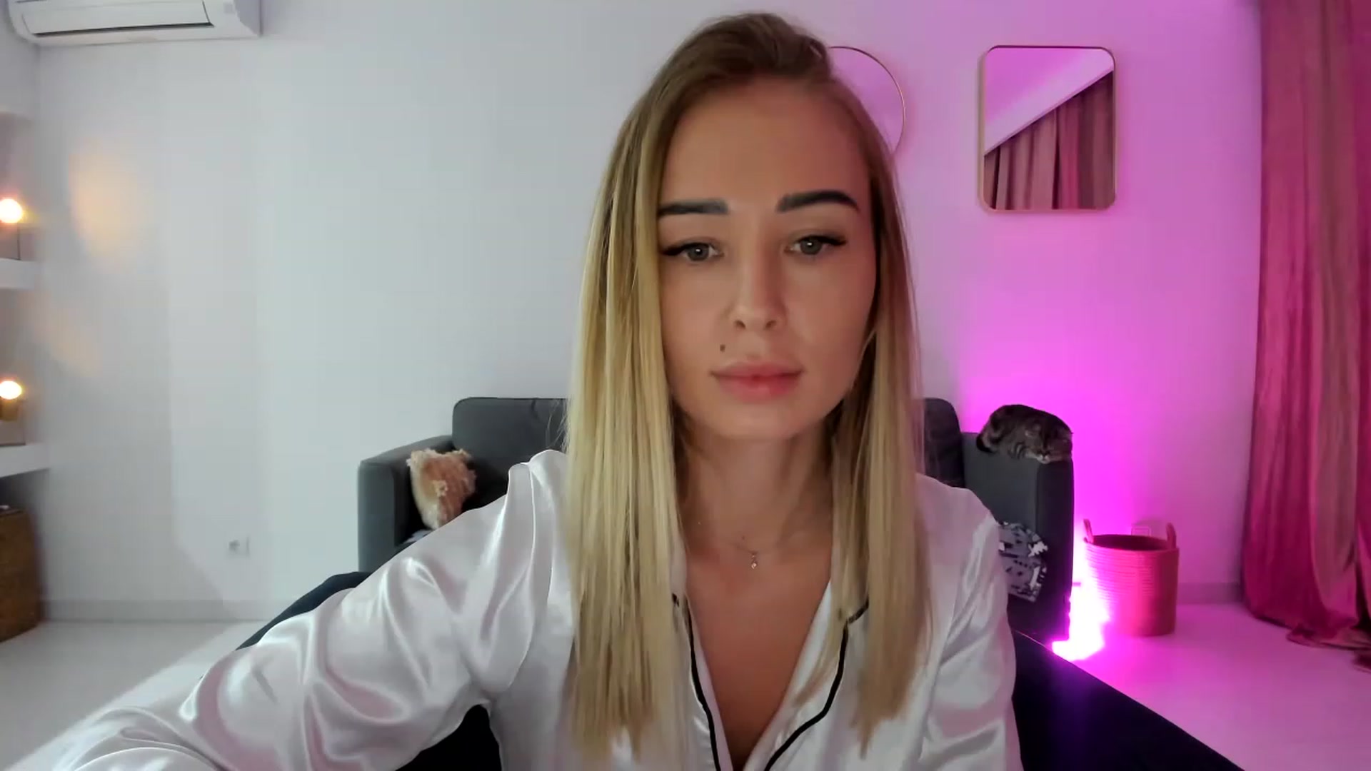Gallery image thumbnail from AAA_Yas's myfreecams stream on, 04/19/2023, 21:43 image 9 of 20
