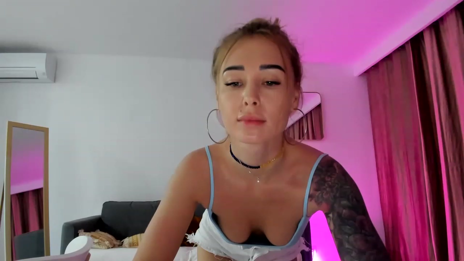 Gallery image thumbnail from AAA_Yas's myfreecams stream on, 04/22/2023, 23:45 image 11 of 20