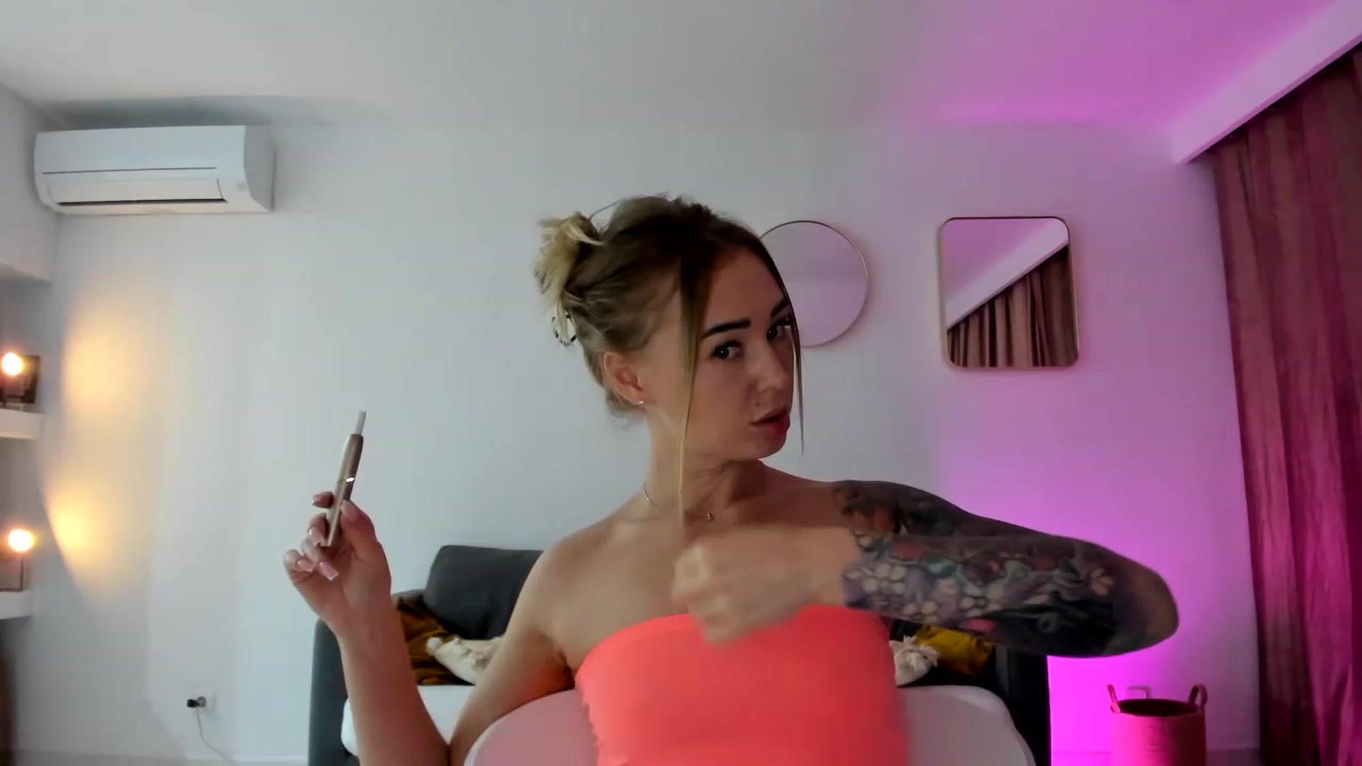 Gallery image thumbnail from AAA_Yas's myfreecams stream on, 05/08/2023, 21:38 image 13 of 20