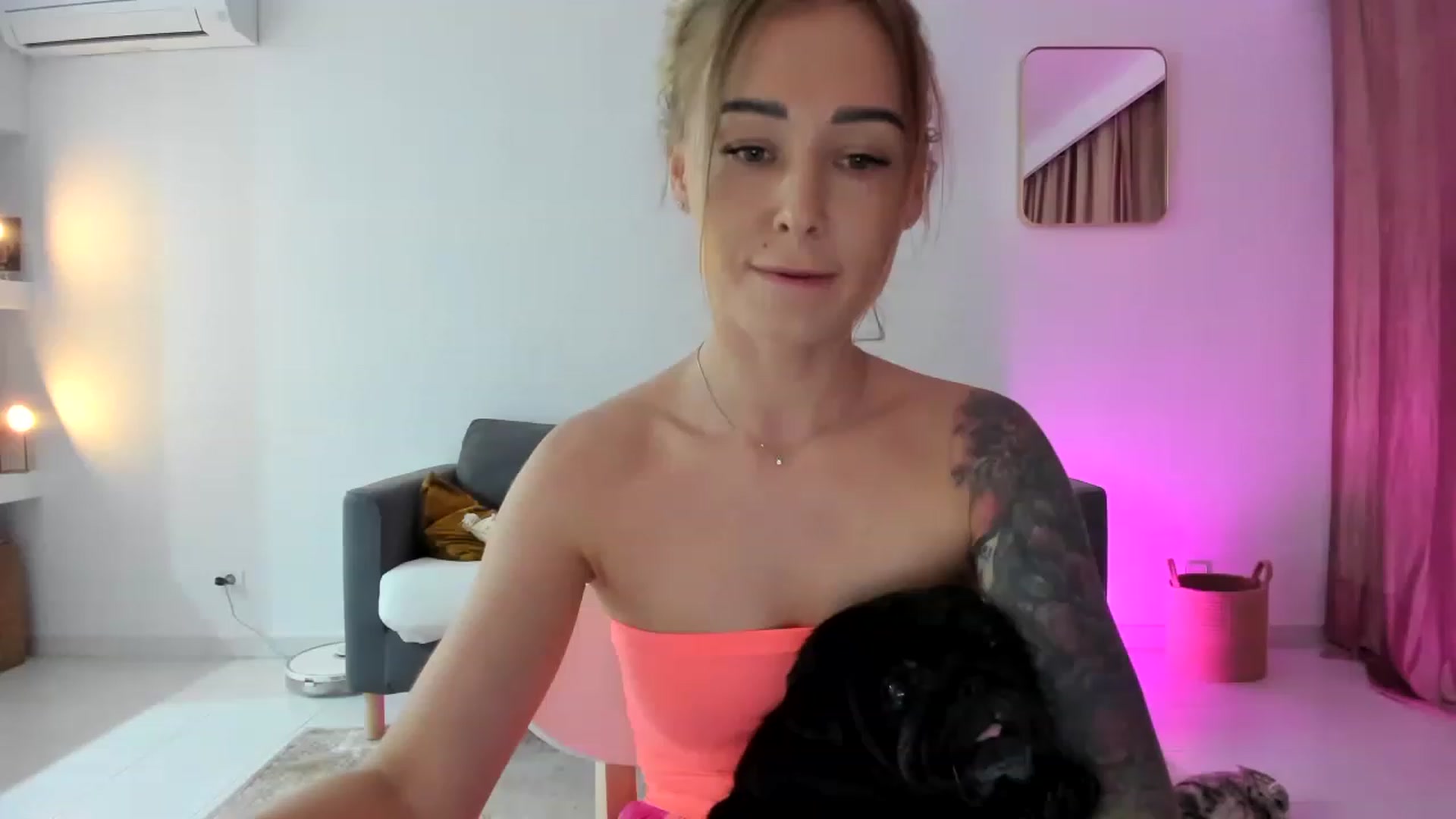 Gallery image thumbnail from AAA_Yas's myfreecams stream on, 05/08/2023, 21:38 image 17 of 20