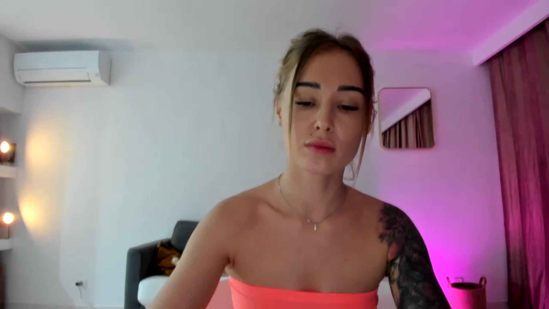 Gallery image thumbnail from AAA_Yas's myfreecams stream on, 05/08/2023, 21:38 image 12 of 20