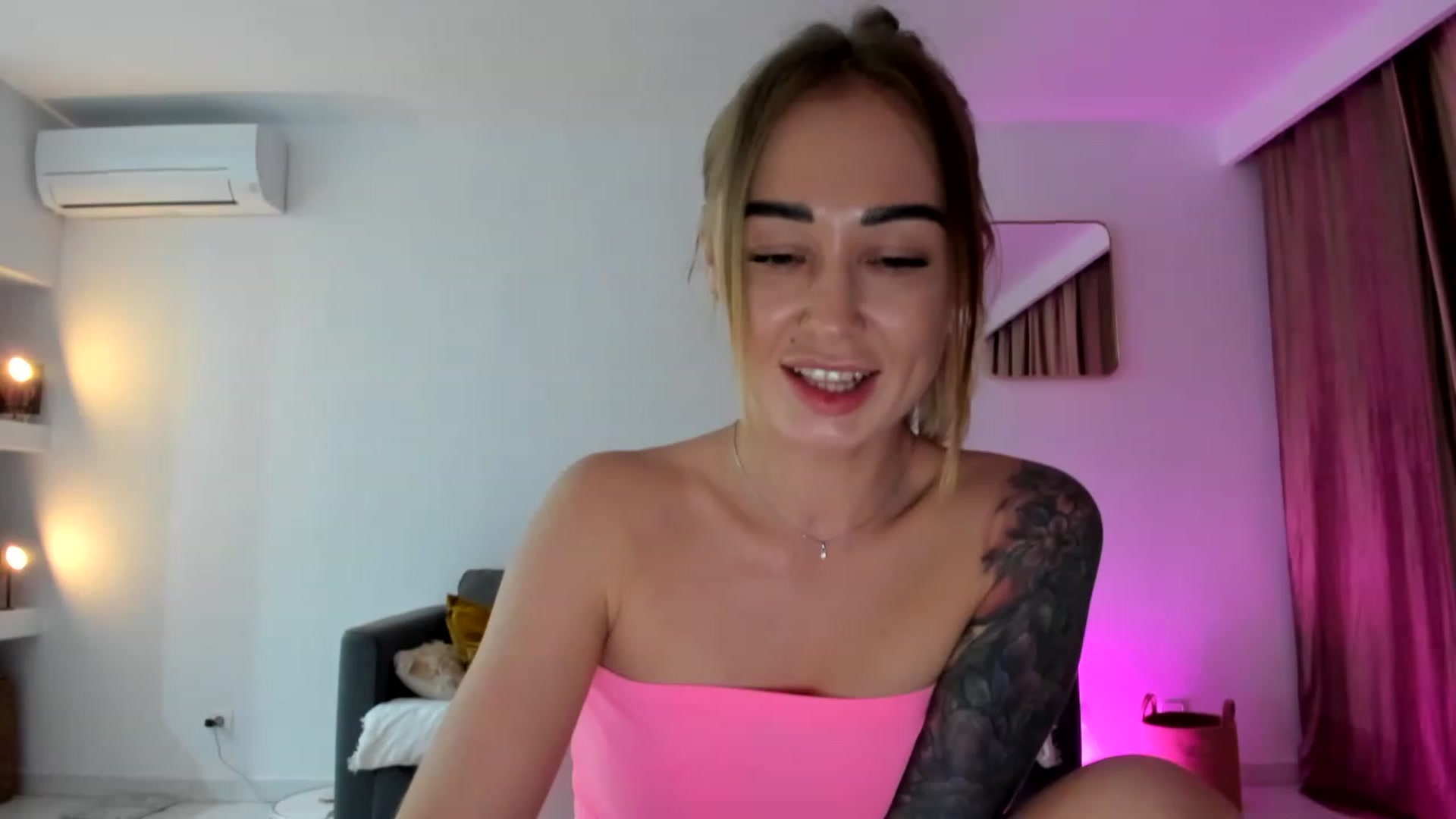 Gallery image thumbnail from AAA_Yas's myfreecams stream on, 05/13/2023, 24:06 image 16 of 20