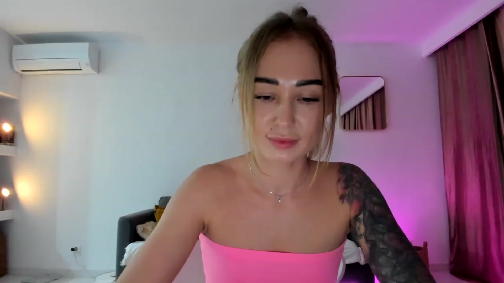Gallery image thumbnail from AAA_Yas's myfreecams stream on, 05/13/2023, 24:06 image 14 of 20