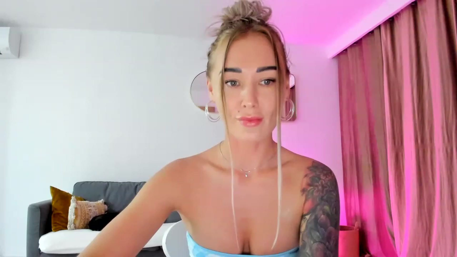 Gallery image thumbnail from AAA_Yas's myfreecams stream on, 06/02/2023, 20:51 image 19 of 20