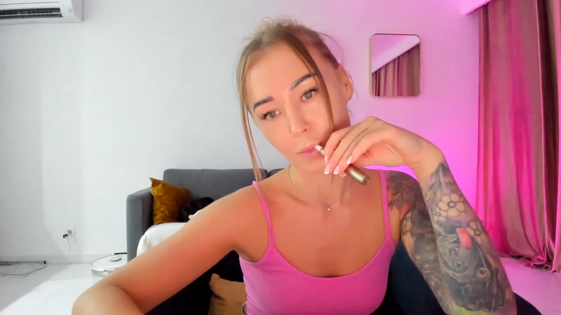 Gallery image thumbnail from AAA_Yas's myfreecams stream on, 07/03/2023, 20:21 image 19 of 20